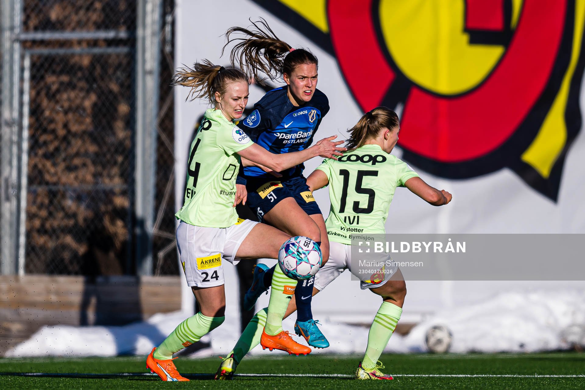 Mia Authen of LSK Kvinner and Iris Omarsdottir of Stabæk