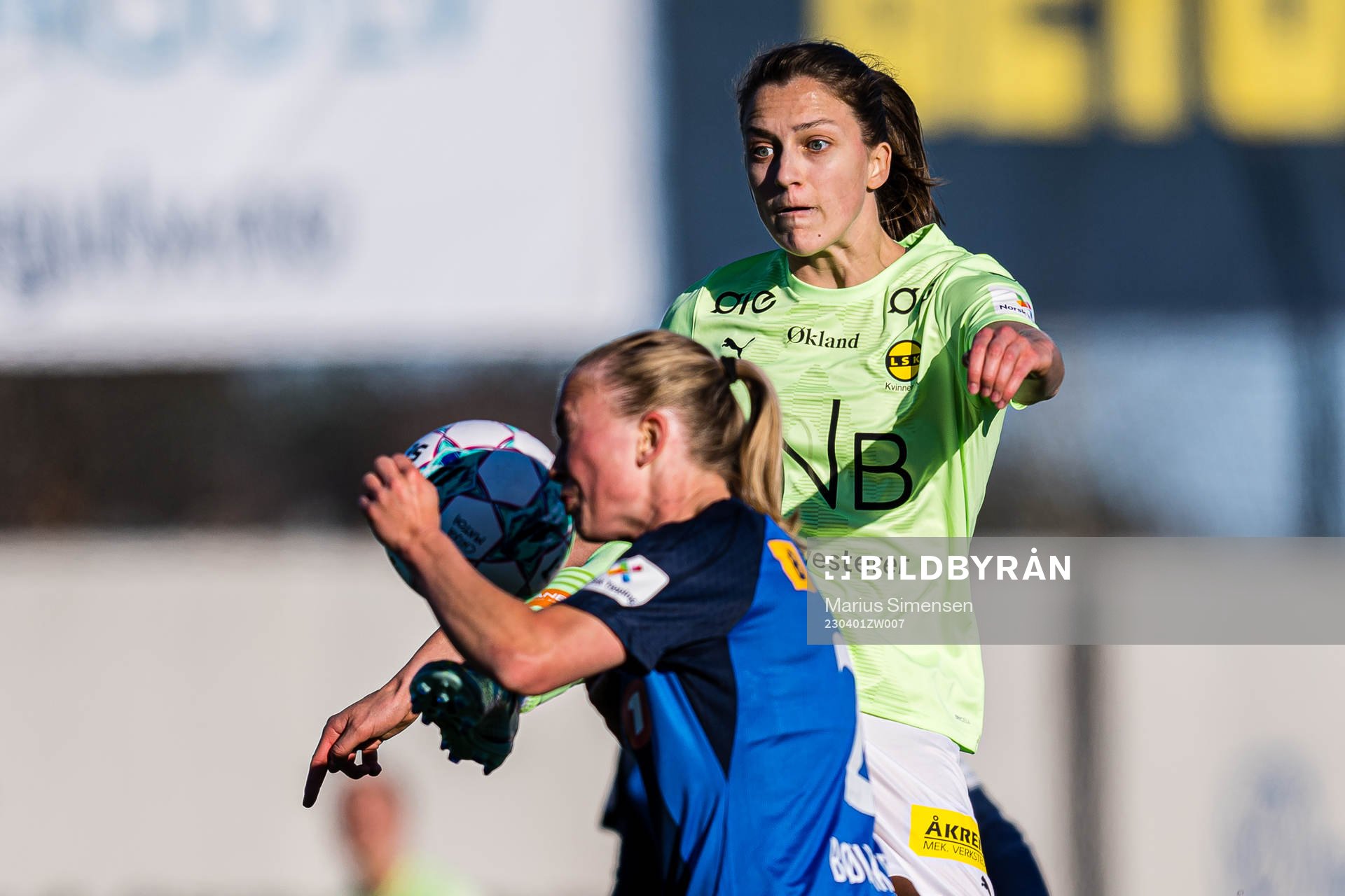 Emma Stølen Godø of LSK Kvinner and Emilie Bølviken of