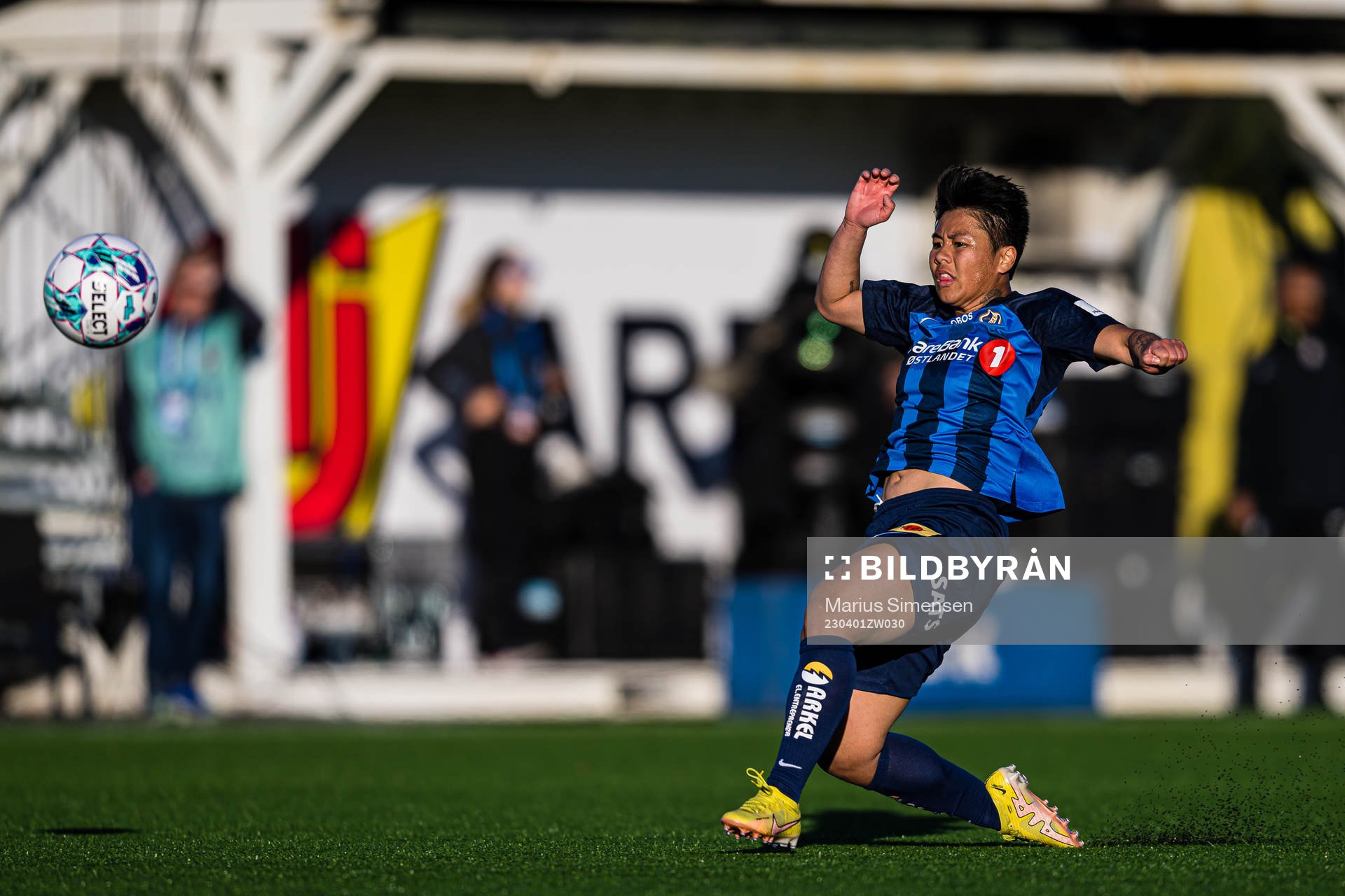 Meryll Abrahamsen of Stabæk missing a chance to score