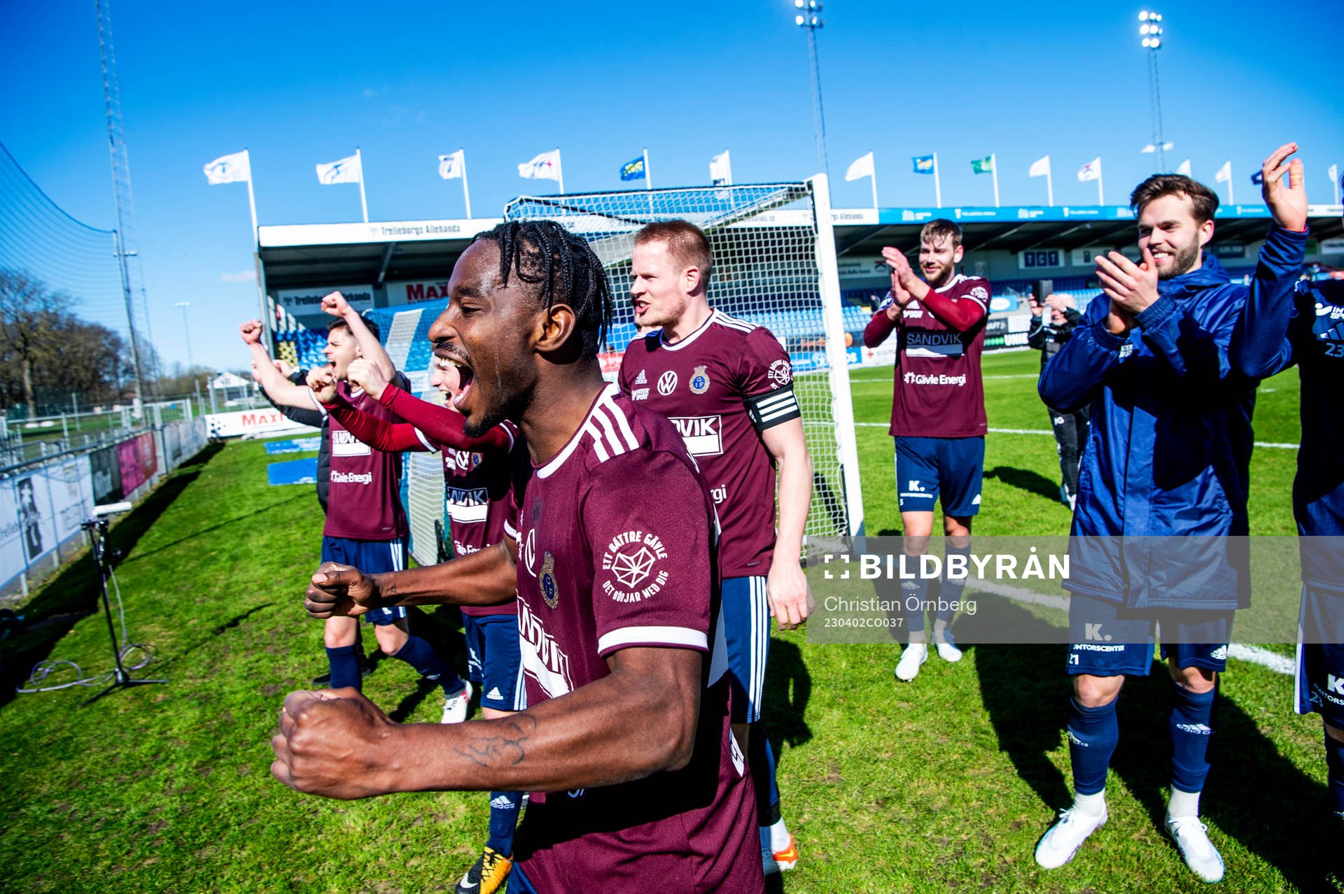 Gefles York Rafael och lagkamraterna jublar