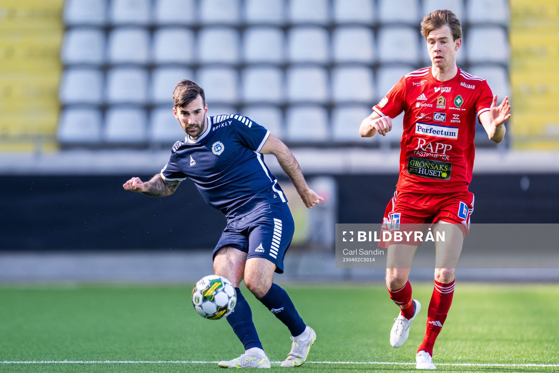 Utsiktens Allan Mohideen och Skövde AIKs Mikael Mörk