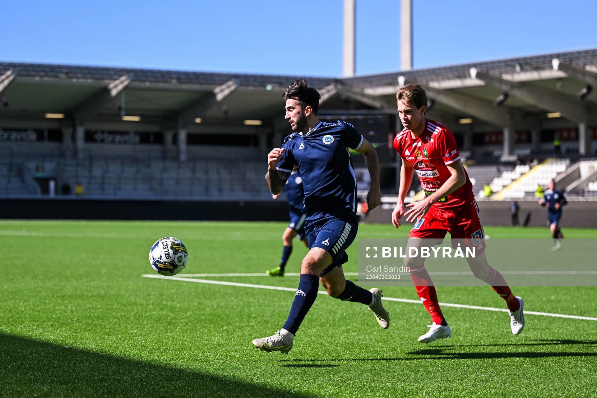 Utsiktens Allan Mohideen och Skövde AIKs Mikael Mörk