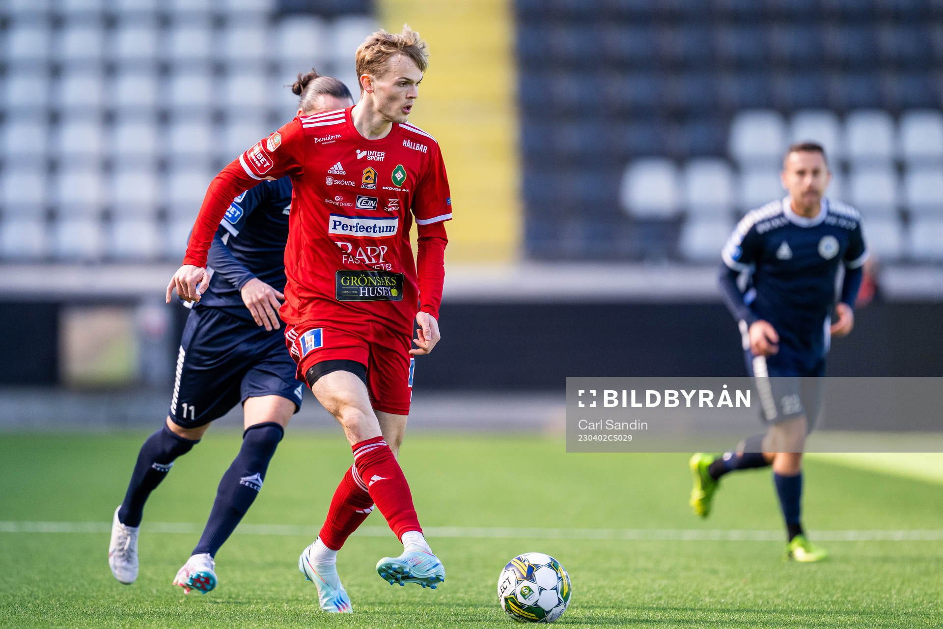 Skövde AIKs Lukas Rhöse under fotbollsmatchen i Superettan mellan Utsikten och Skövde AIK den 2 april 2023 i Göteborg. 