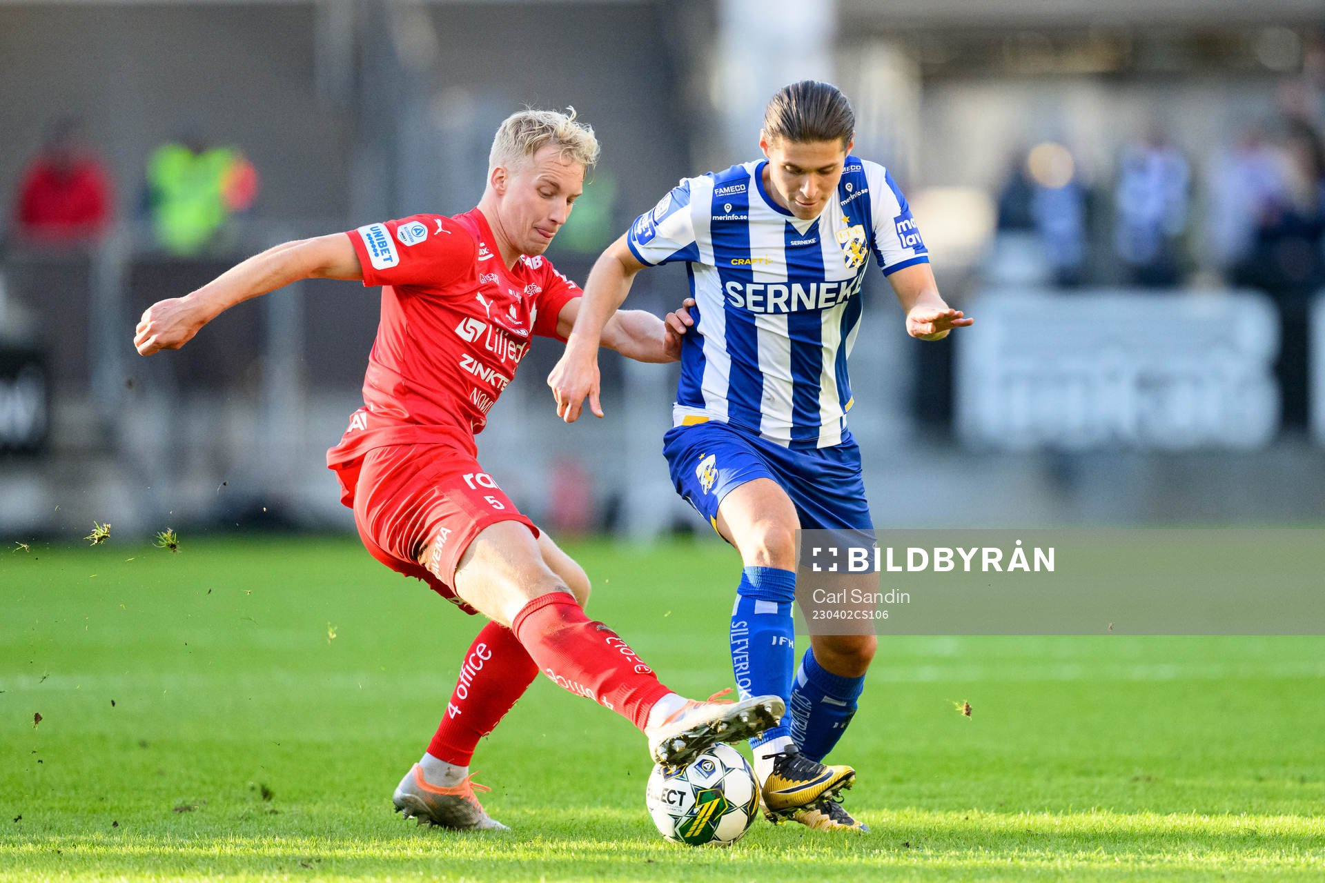 Värnamos Victor Larsson och IFK Göteborgs Eman Markovic