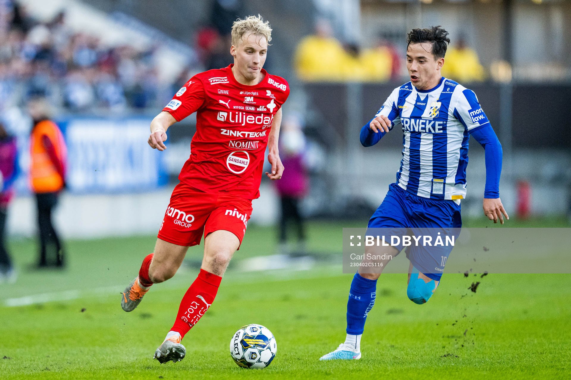 Värnamos Victor Larsson och IFK Göteborgs Hussein Carneil