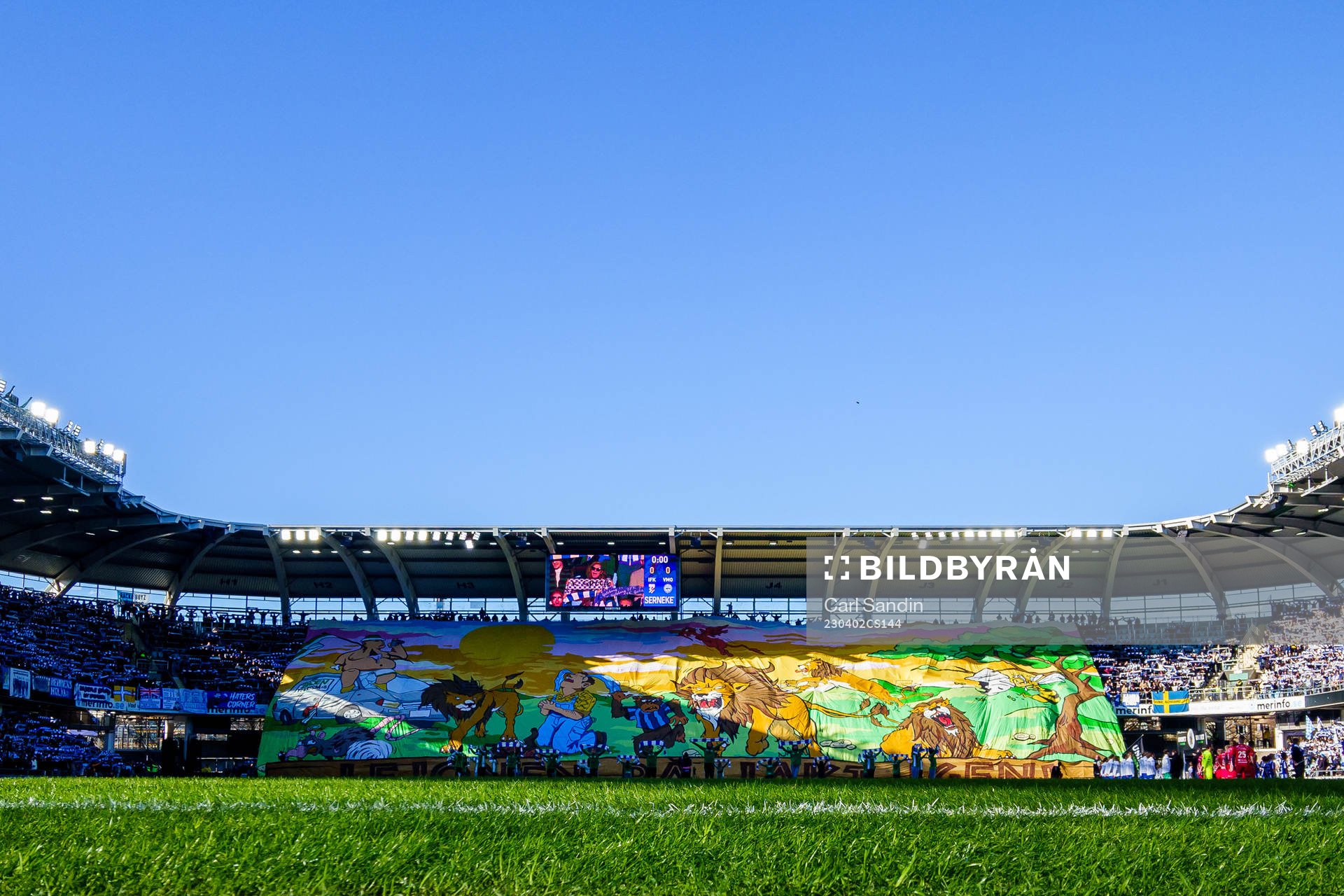 IFK Göteborgs supportrar med tifo innan fotbollsmatchen i