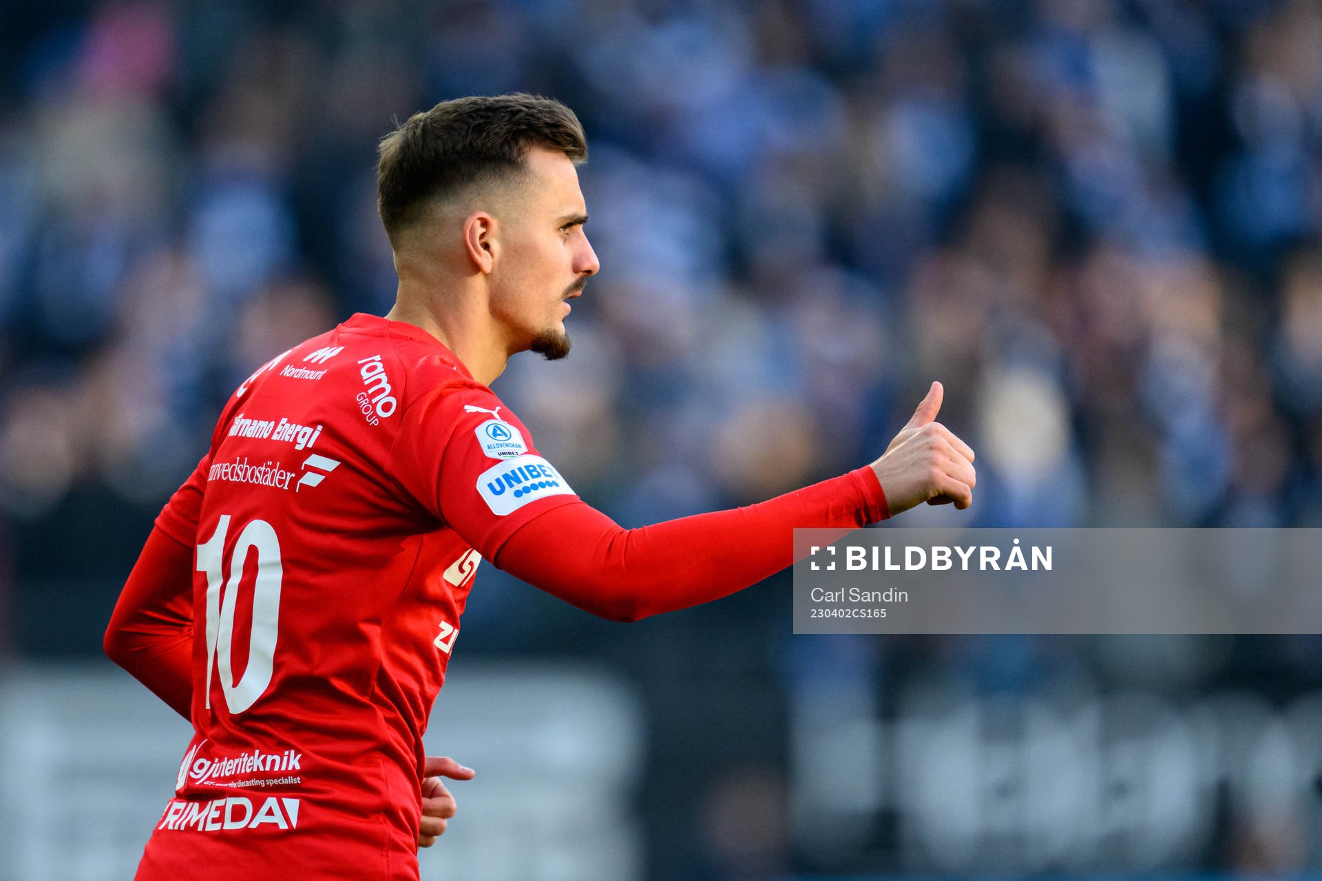 Värnamos Ajdin Zeljkovic gör tummen upp