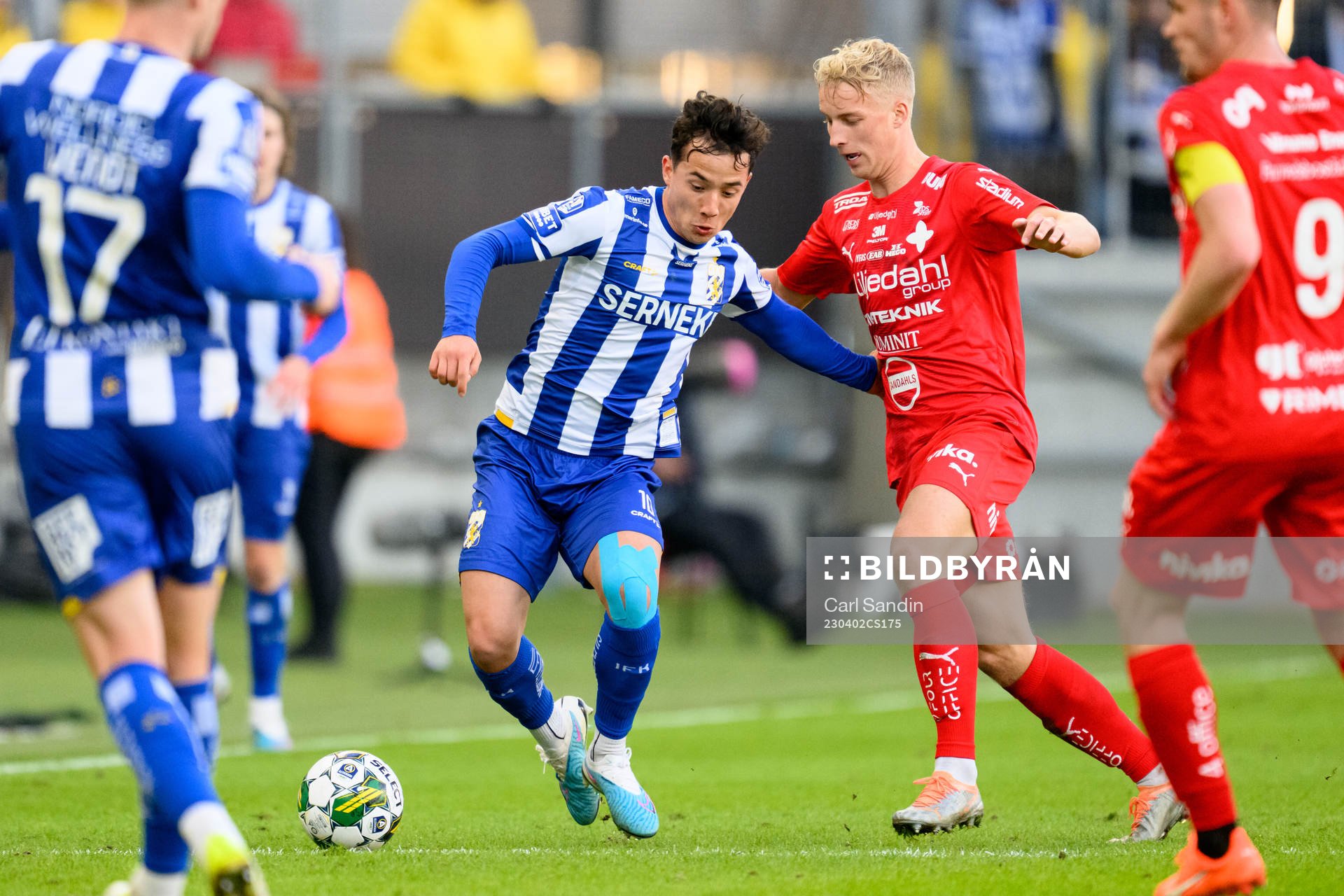 IFK Göteborgs Hussein Carneil och Värnamos Victor Larsson