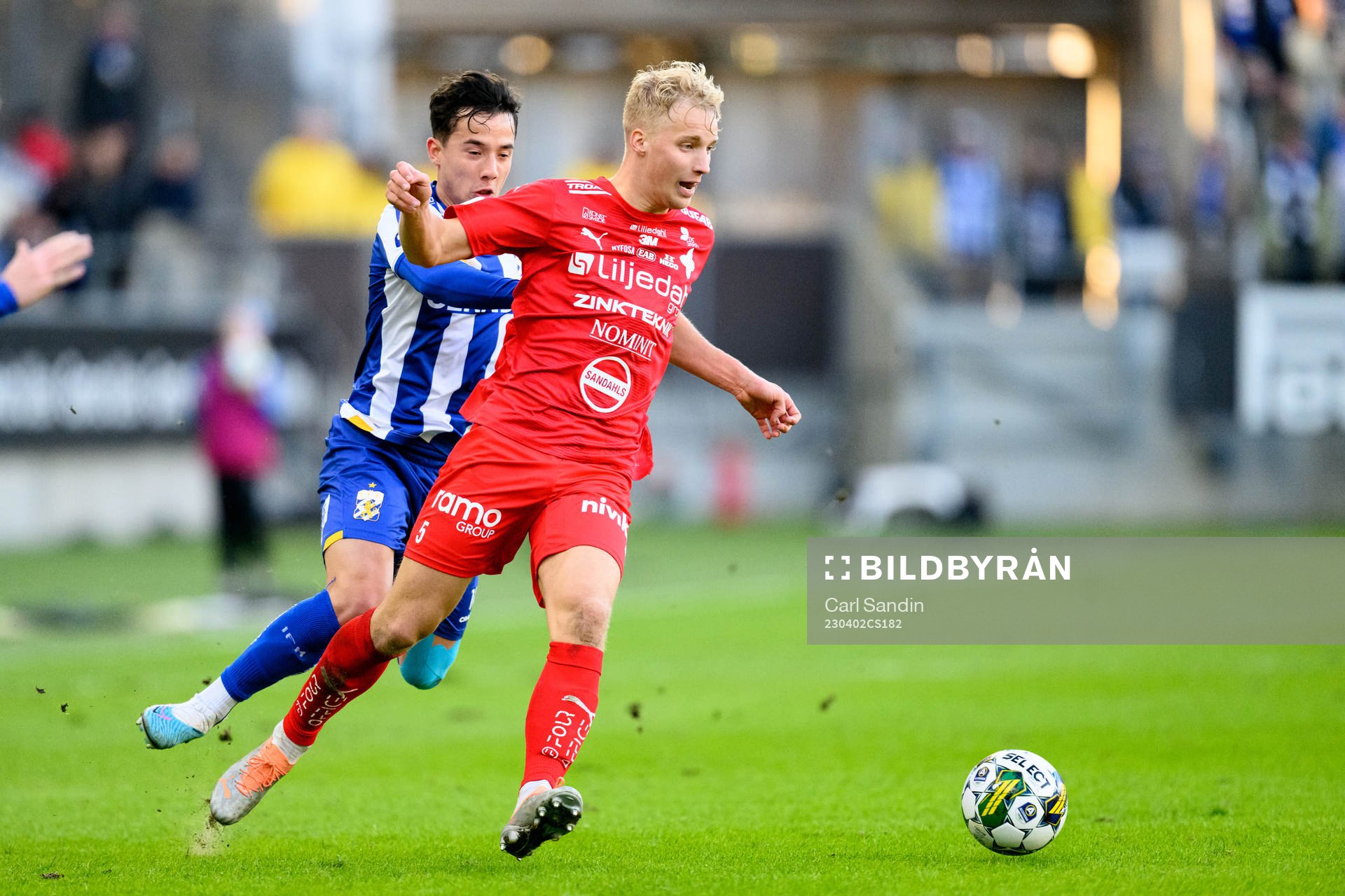 IFK Göteborgs Hussein Carneil och Värnamos Victor Larsson