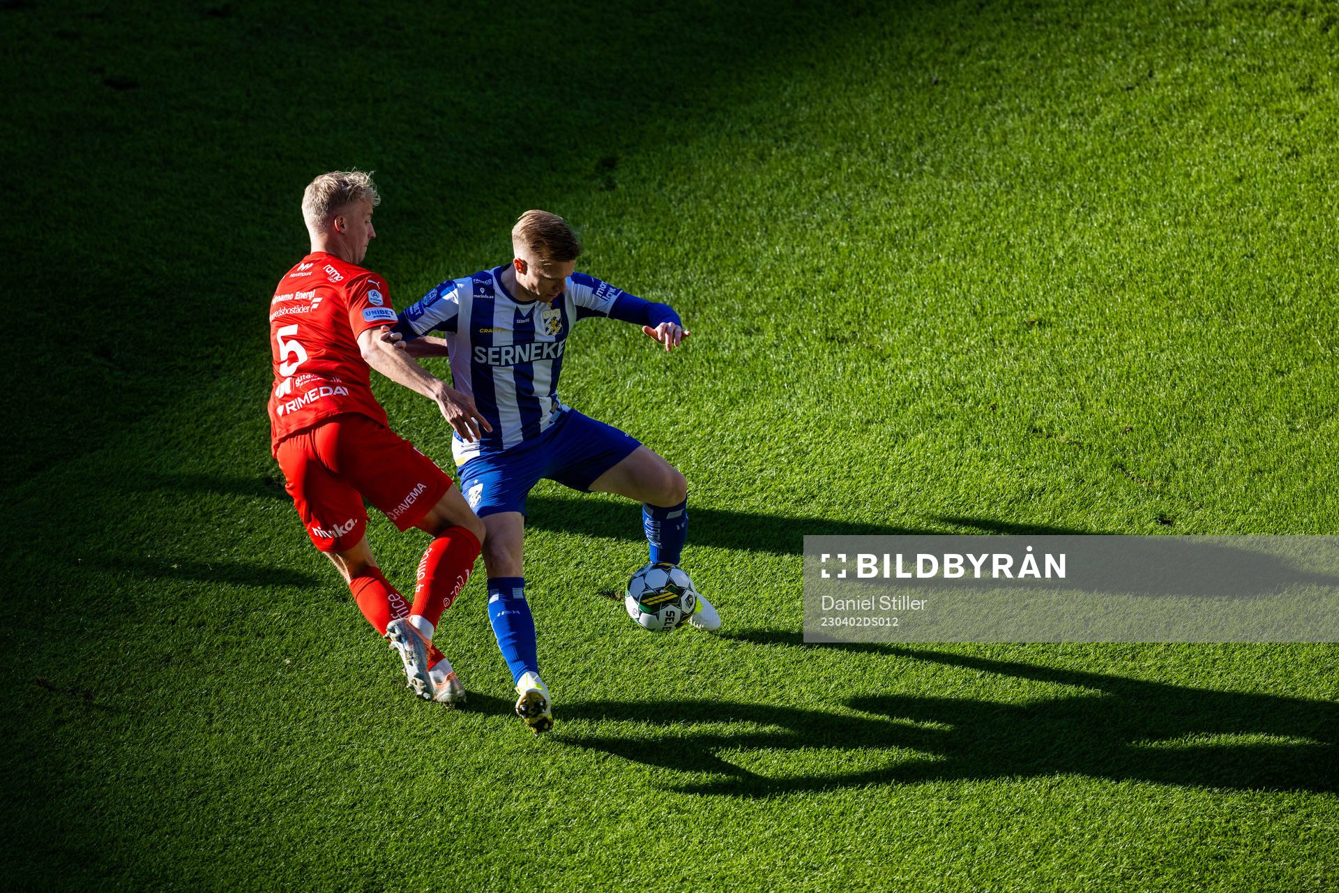 Värnamos Victor Larsson och IFK Göteborgs Oscar Wendt