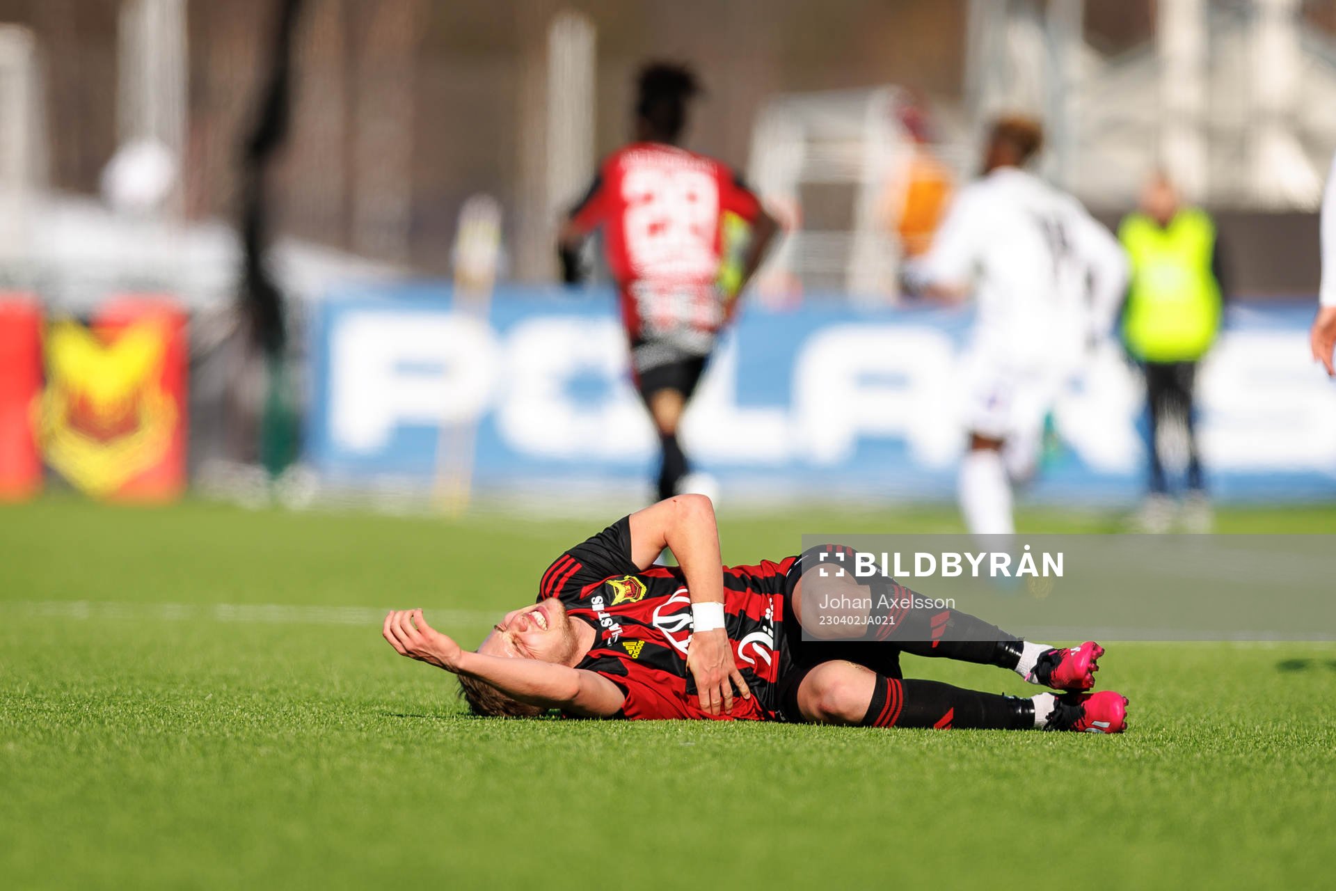 Östersunds Mykola Musolitin har ont under fotbollsmatchen i Superettan mellan Östersund och GAIS den 2 april 2023 i Östersund. 