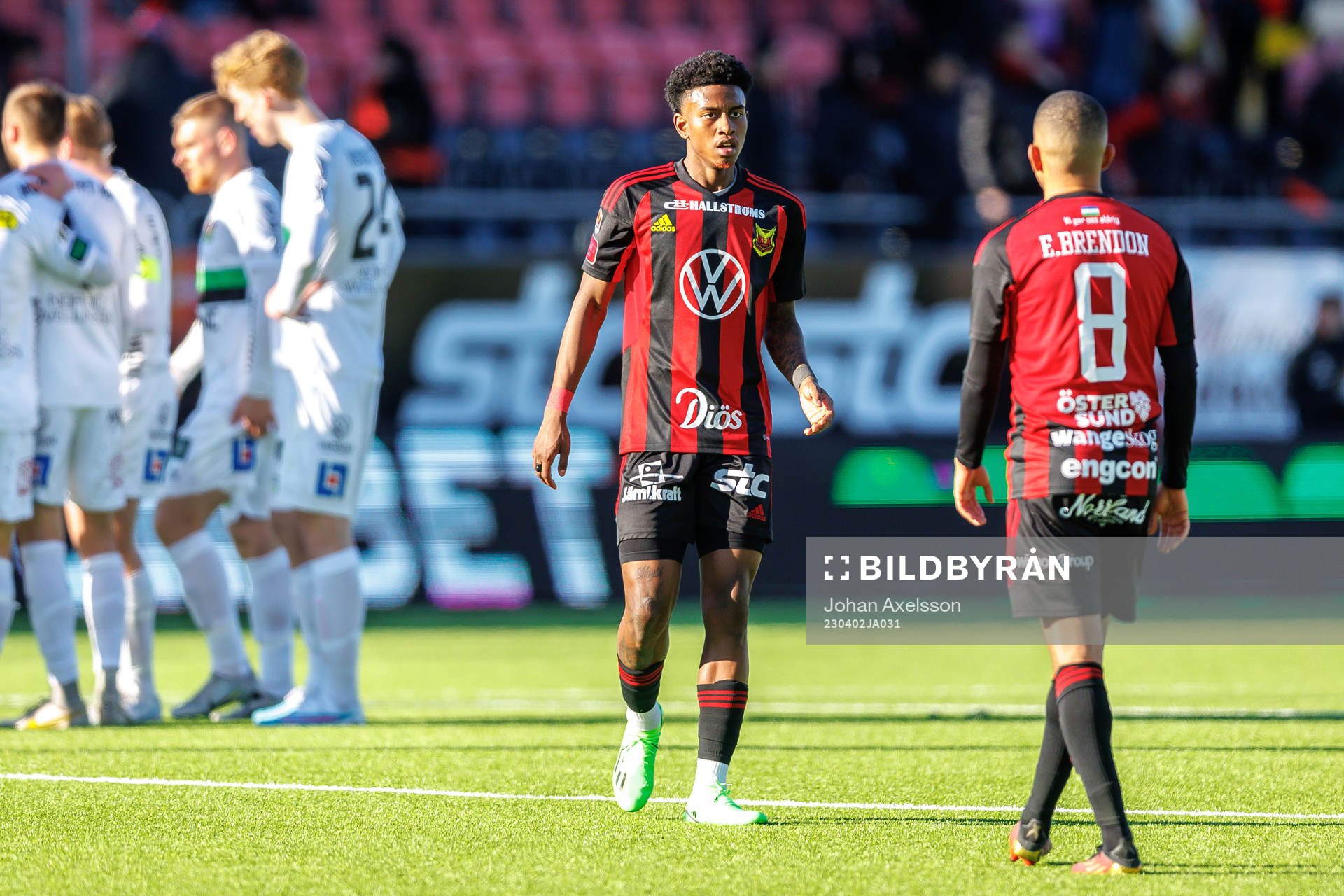 Östersunds Chovanie Amatkarijo jublar med Erick Brendon