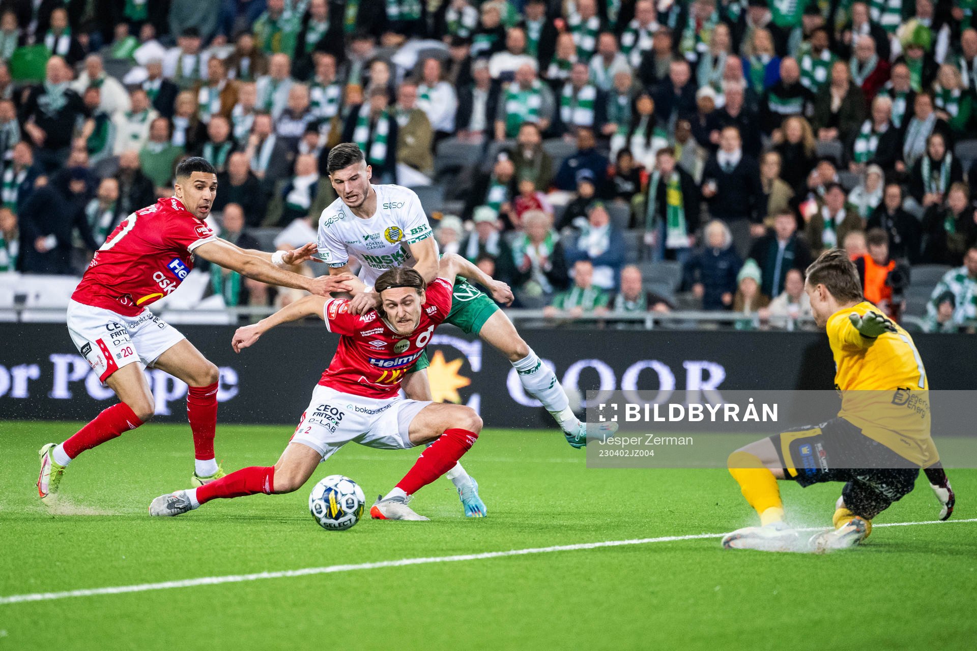 Degerfors Justin Salmon och Hammarbys Viktor Djukanovic