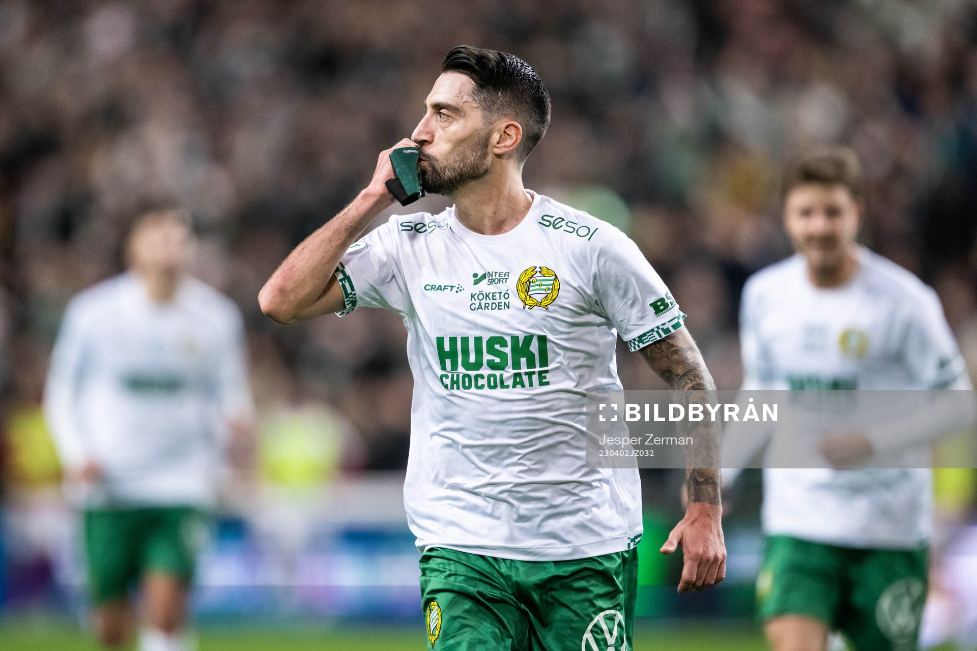 Hammarbys Nahir Besara jublar