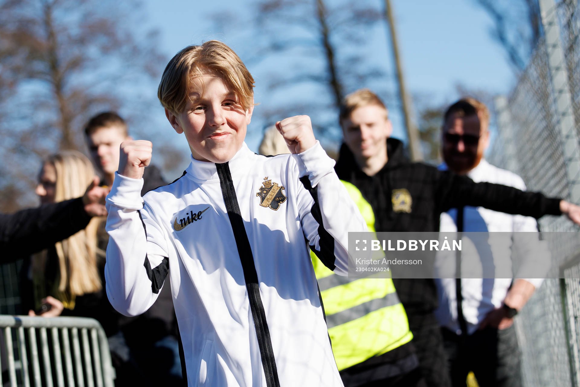 AIKs supporter före fotbollsmatchen i Allsvenskan mellan