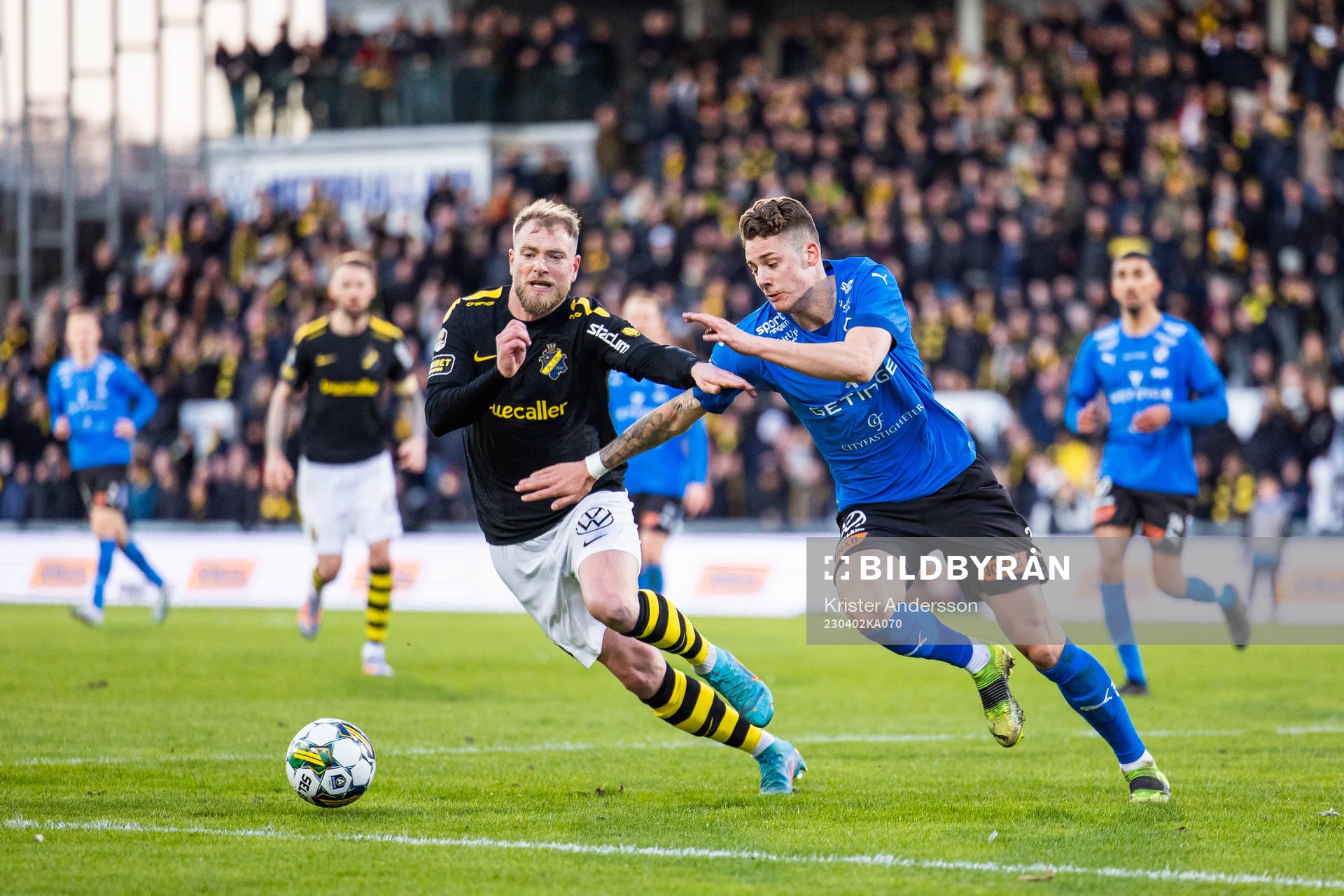 AIKs John Guidetti och Halmstads Gabriel Wallentin