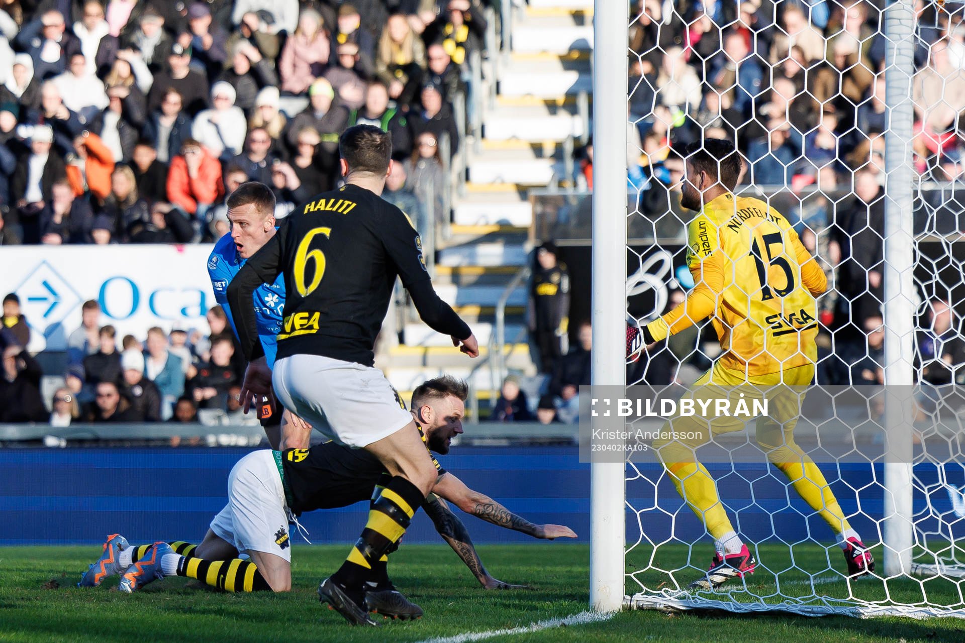 Halmstads Viktor Granath och AIKs Alexander Milosevic