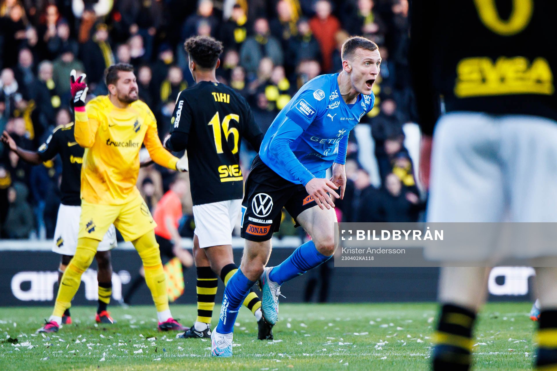 Halmstads Viktor Granath jublar