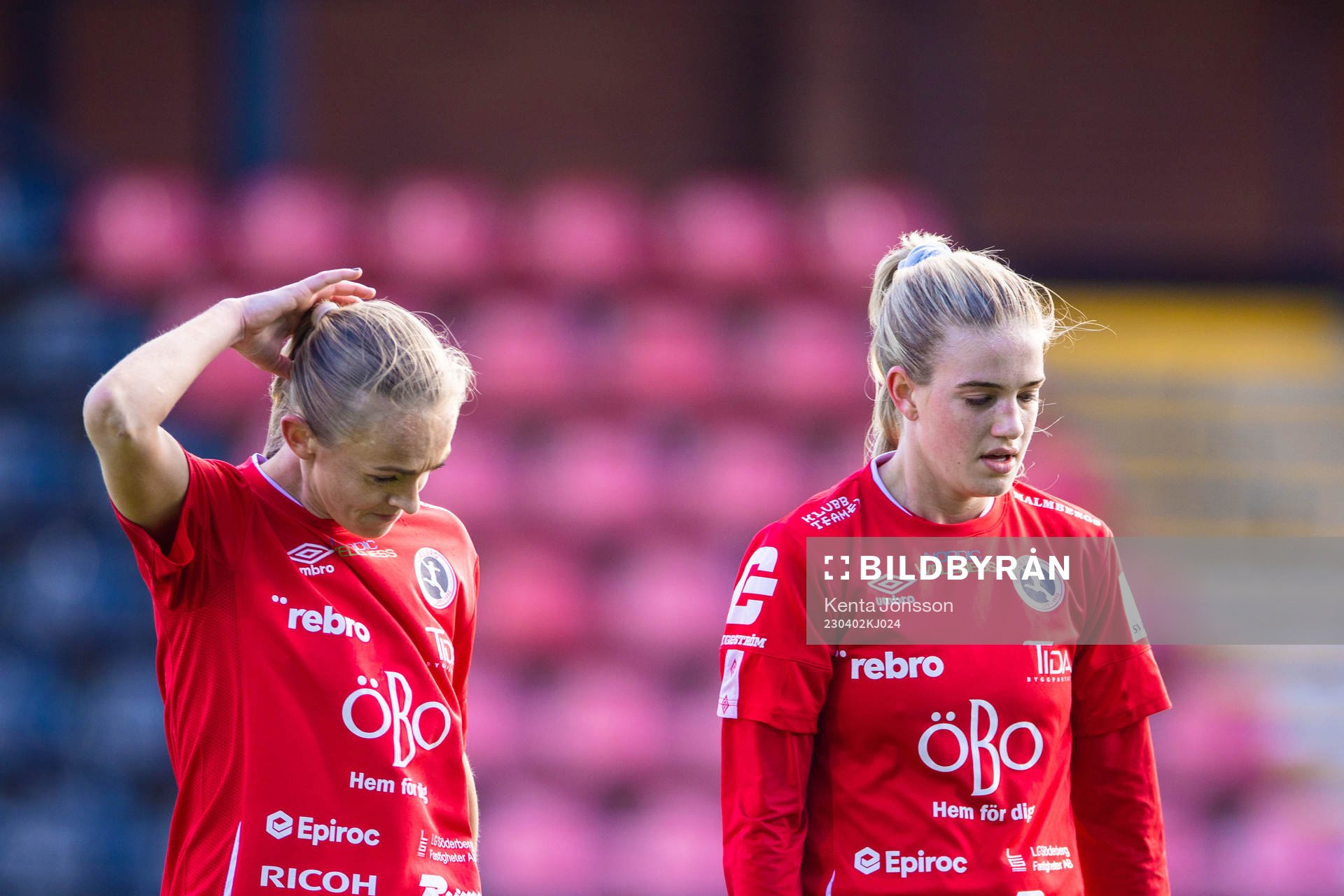 Örebros Michaela Kovacs och Regan Steigleder deppar