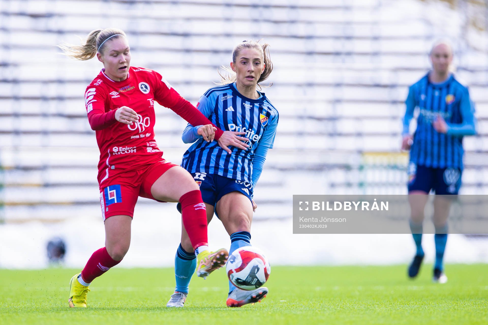 Örebros Emma Peuhkurinen och Djurgårdens Tilde Lindwall