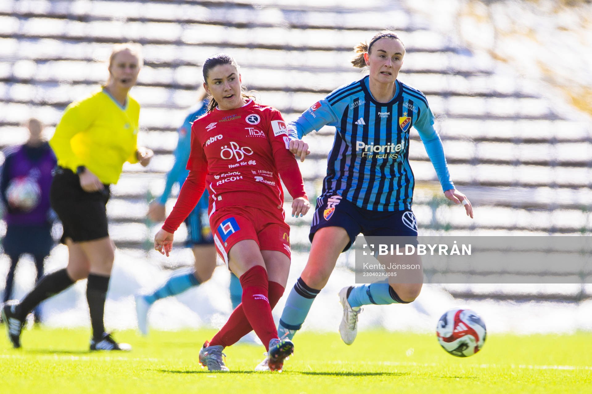 Örebros Emilia Pelgander och Djurgårdens Kamilla