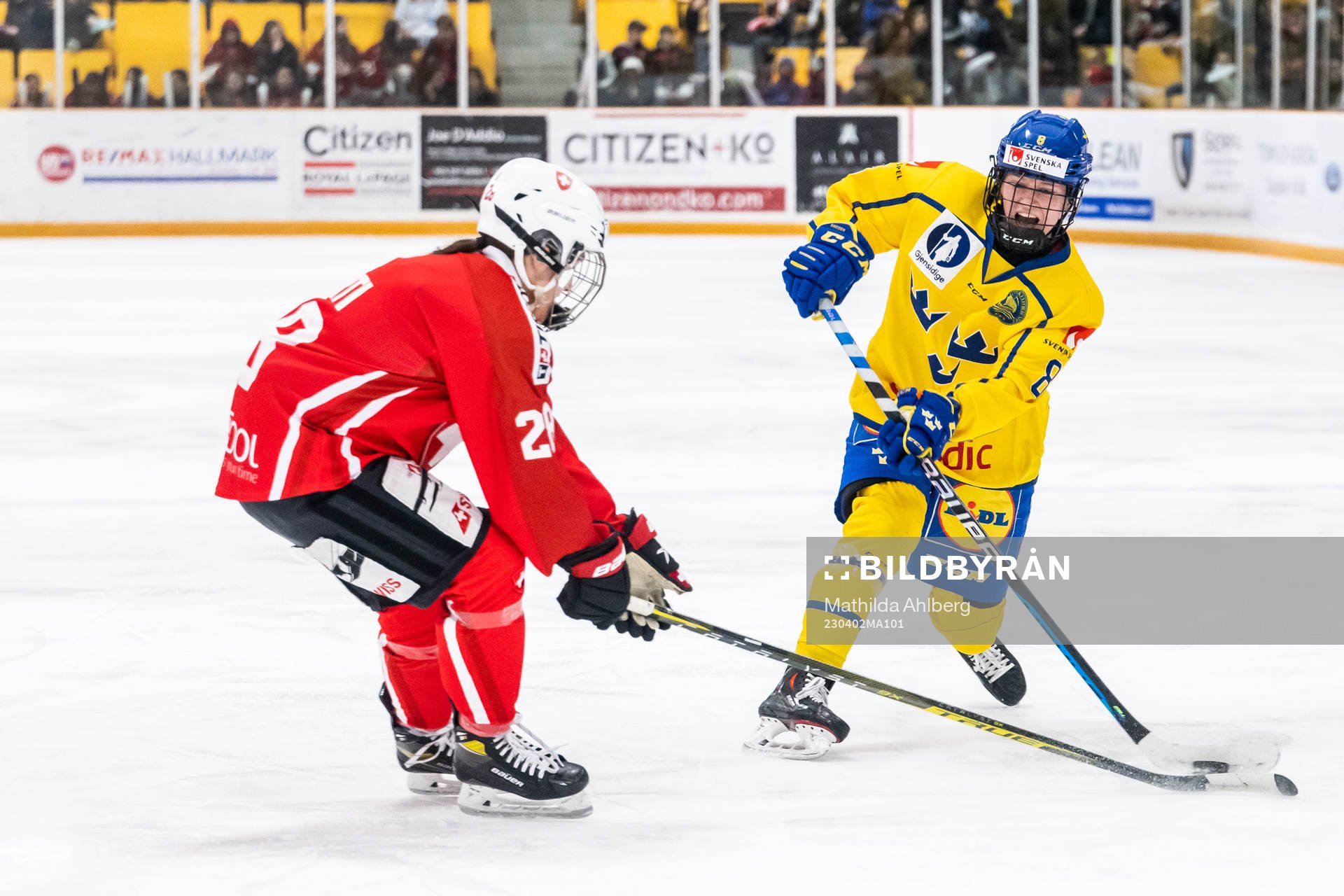 Alina Marti of Switzerland and Hilda Svensson of Sweden
