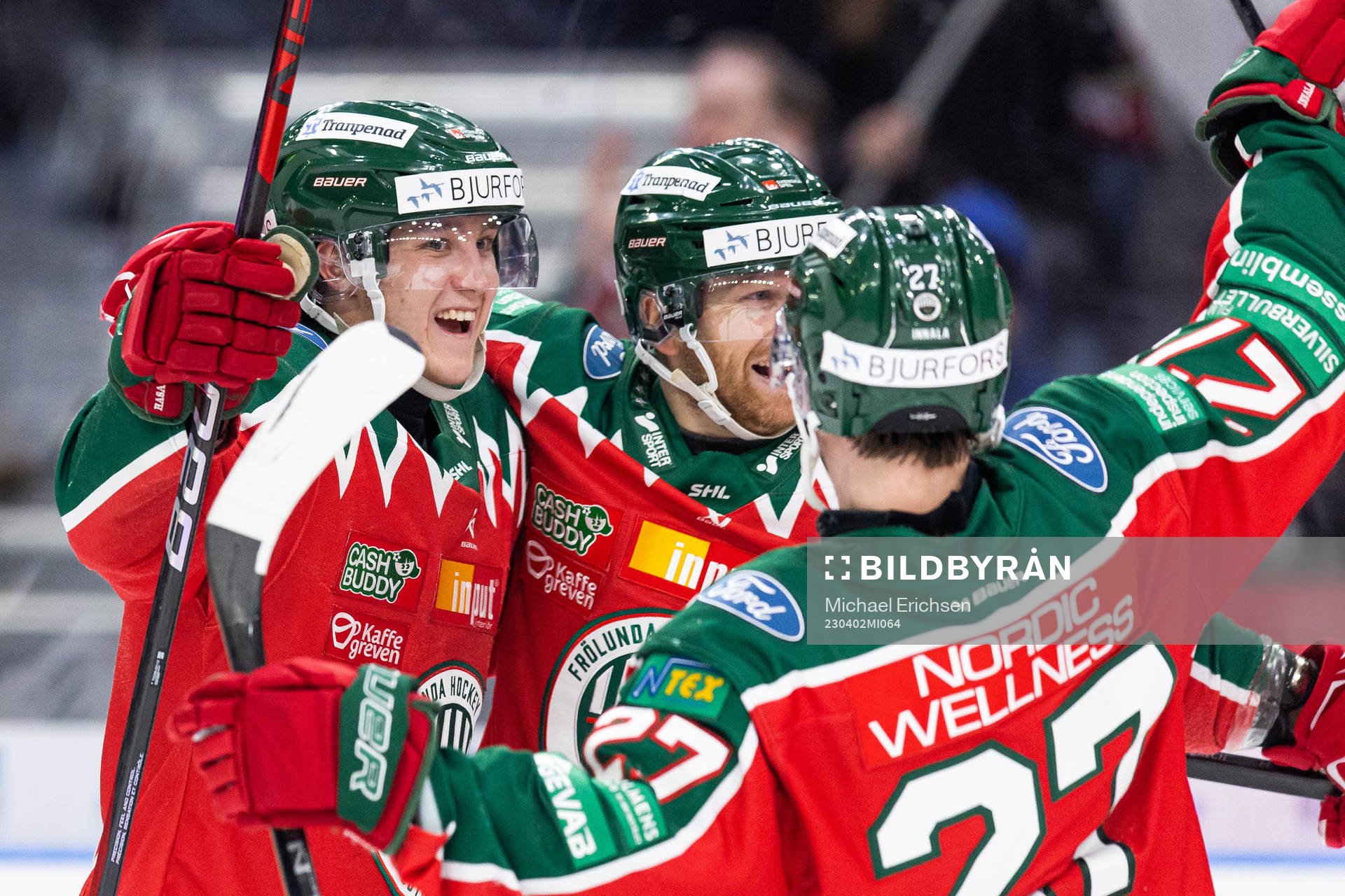 Frölundas Filip Hasa jublar med lagkamrater