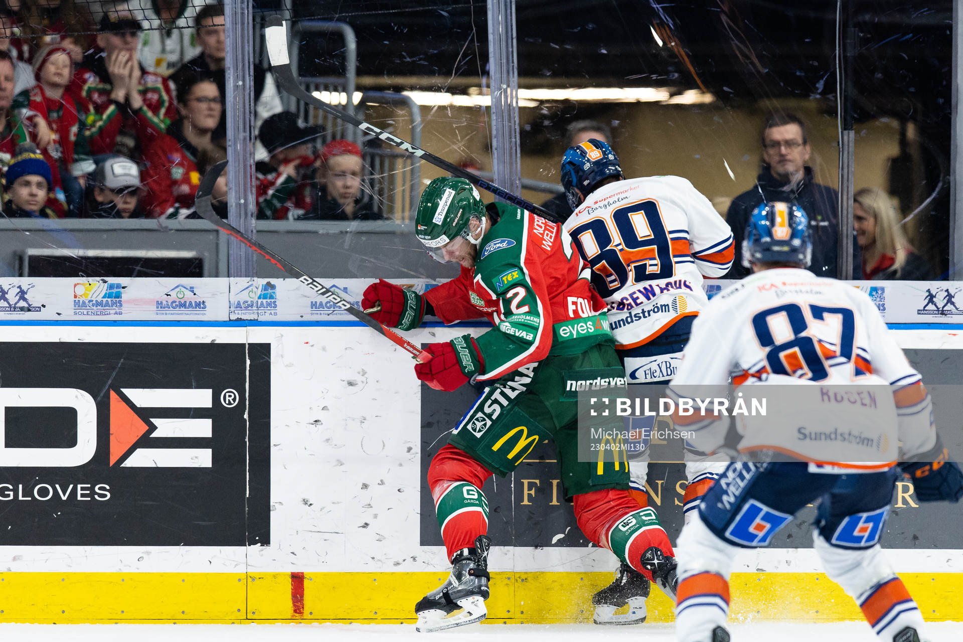 Frölundas Christian Folin tacklar Växjös Jayden