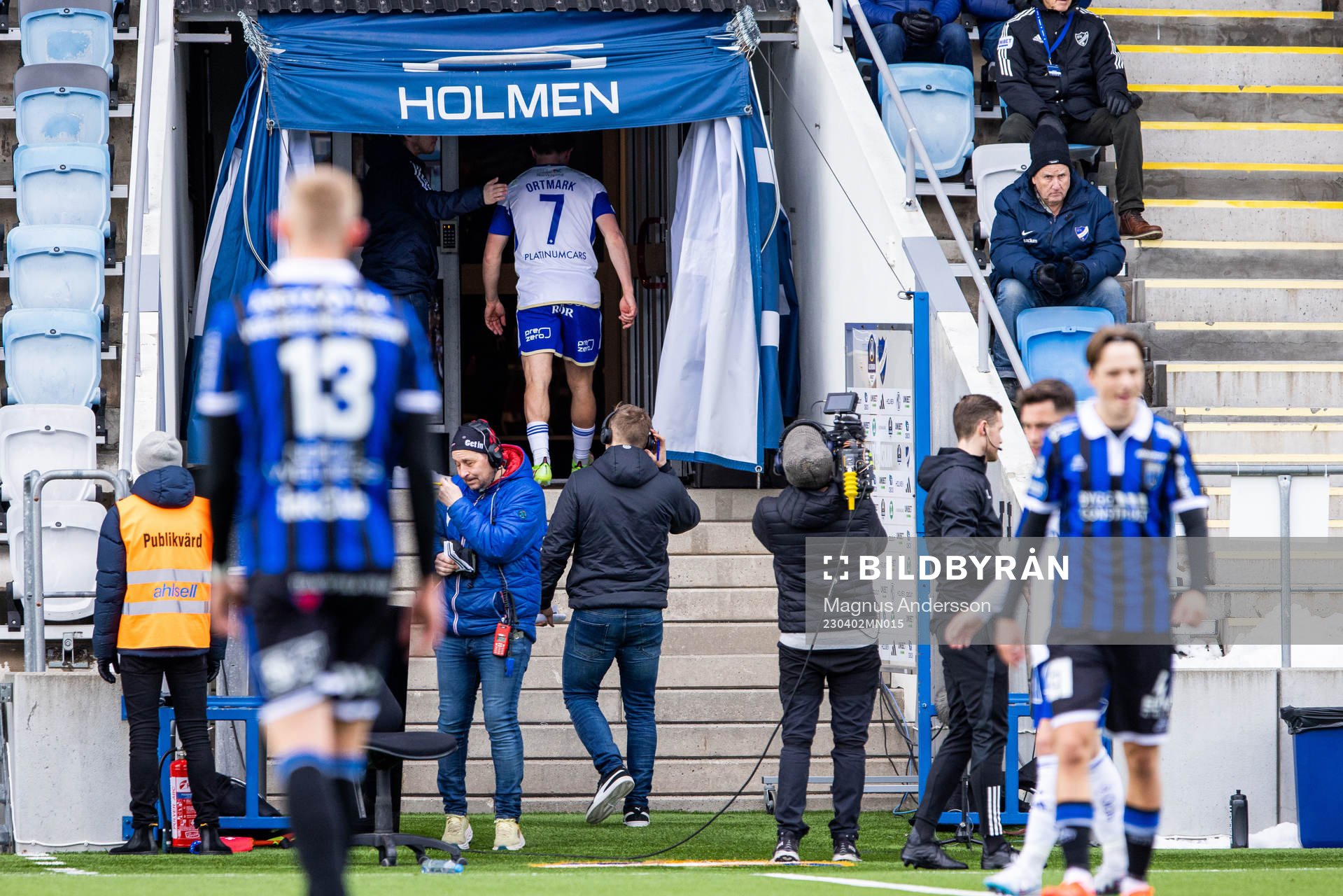 IFK Norrköpings Jacob Ortmark lämnar skadad