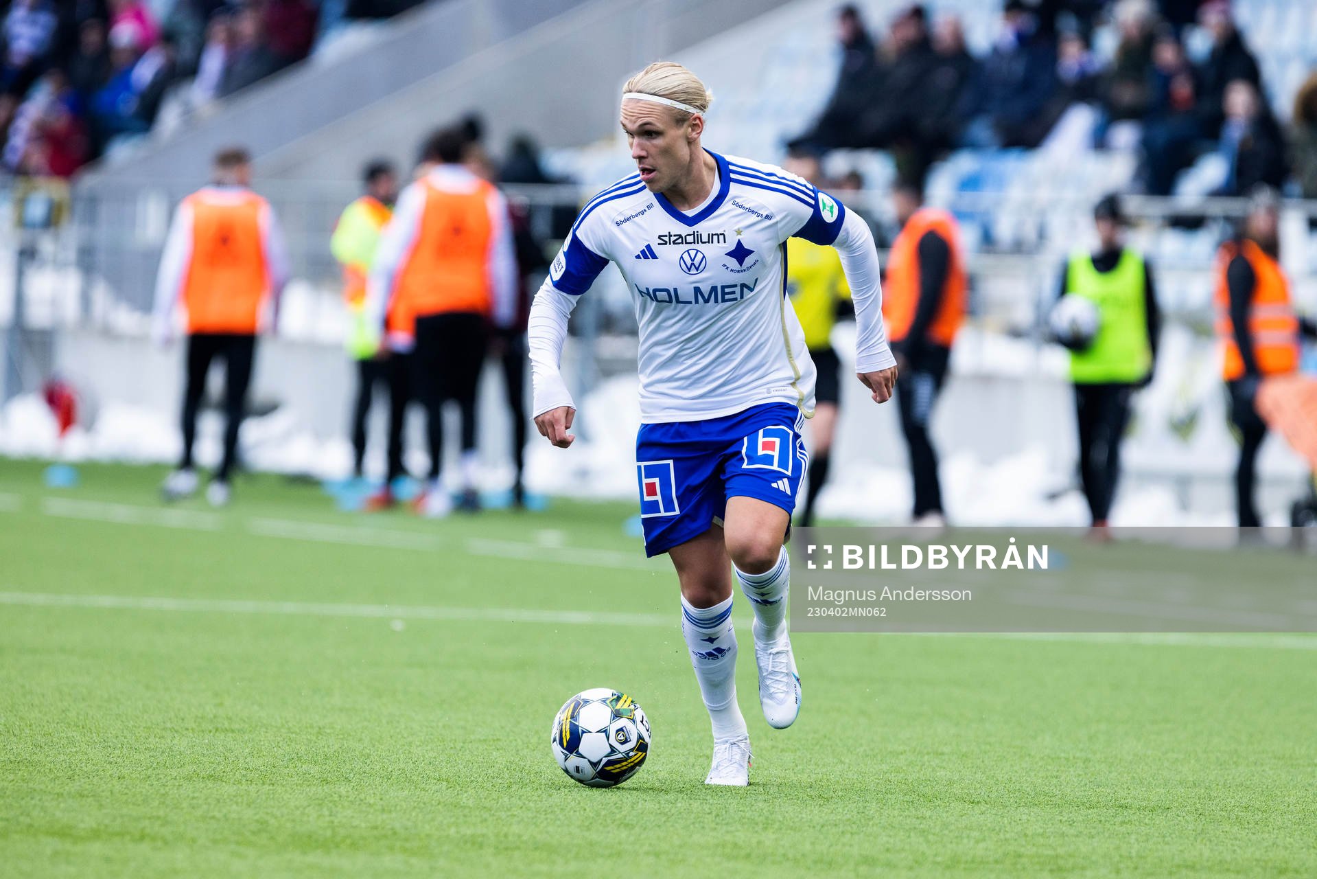 IFK Norrköpings Arnor Sigurdsson under fotbollsmatchen i Allsvenskan mellan IFK Norrköping och Sirius den 2 april 2023 i Norrköping.