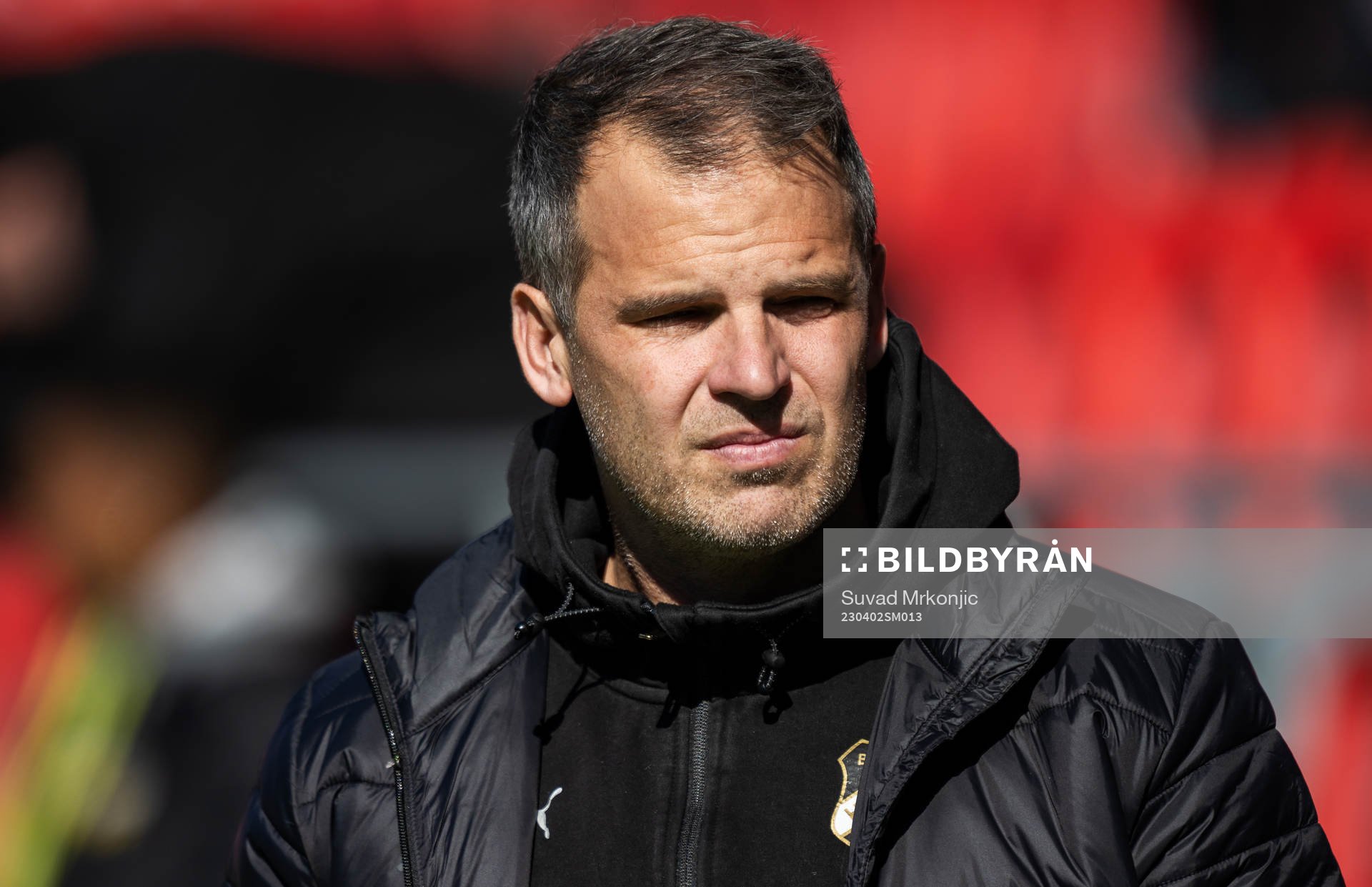 Häckens tränare Robert Vilahamn fotbollsmatchen i