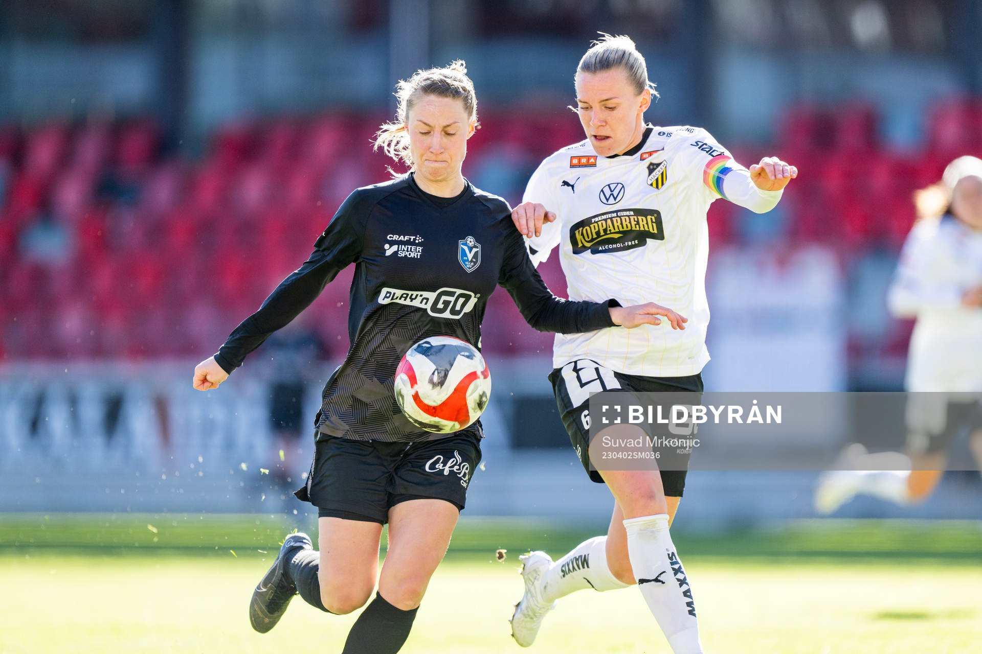 Växjö DFFs Juliette Mikaela Kemppi och Häckens Josefine