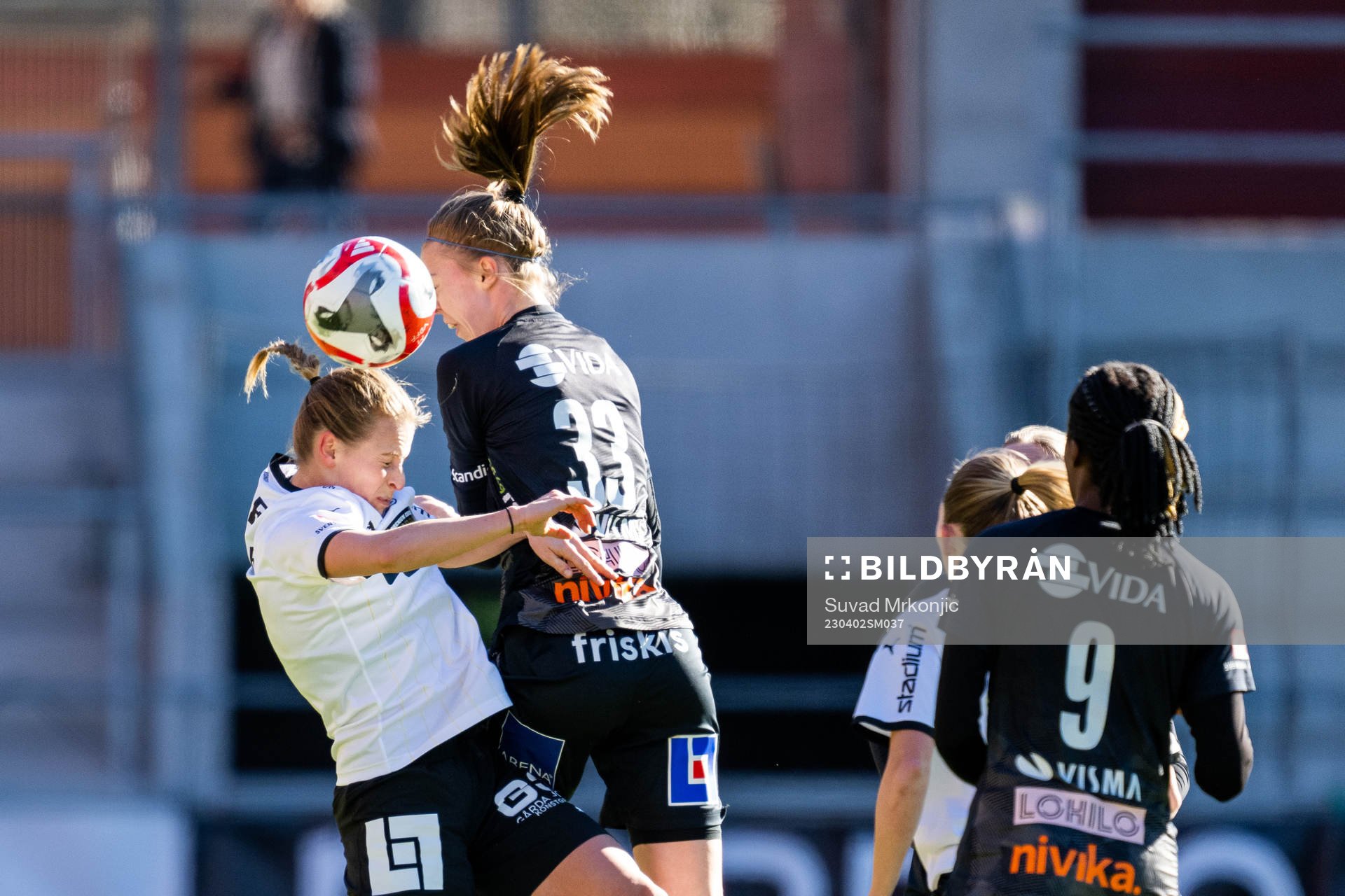 Häckens Anna Anvegård och Växjö DFFs Elin Nilsson