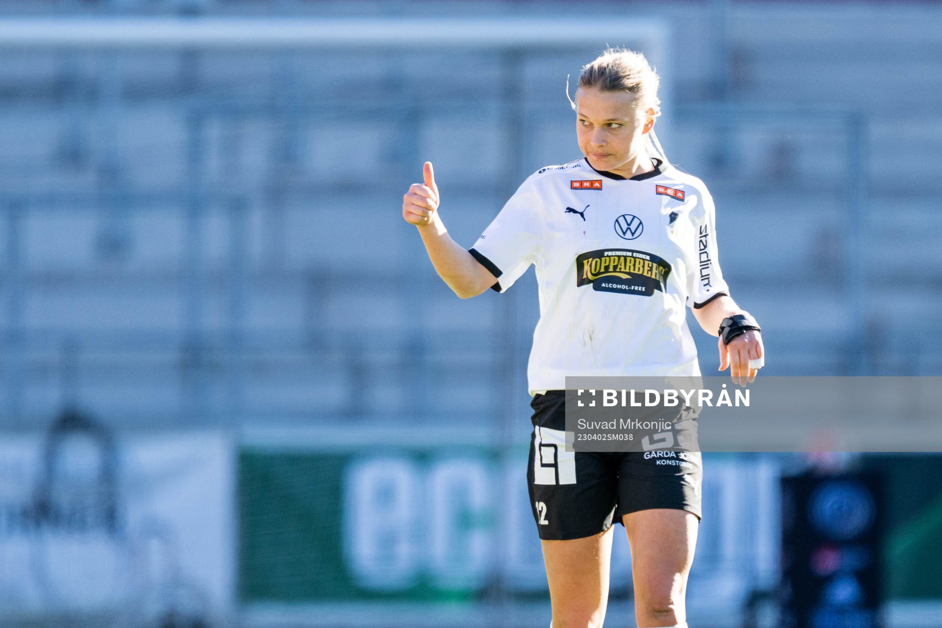 Häckens Stine Larsson jublar