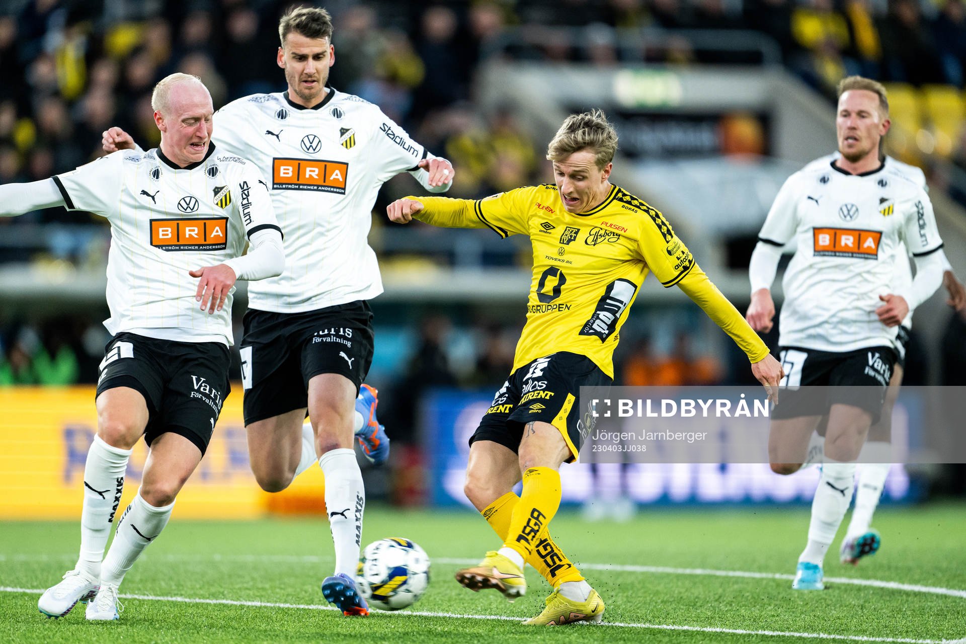 Elfsborgs Jeppe Møldrup Okkels och Häckens Valgeir