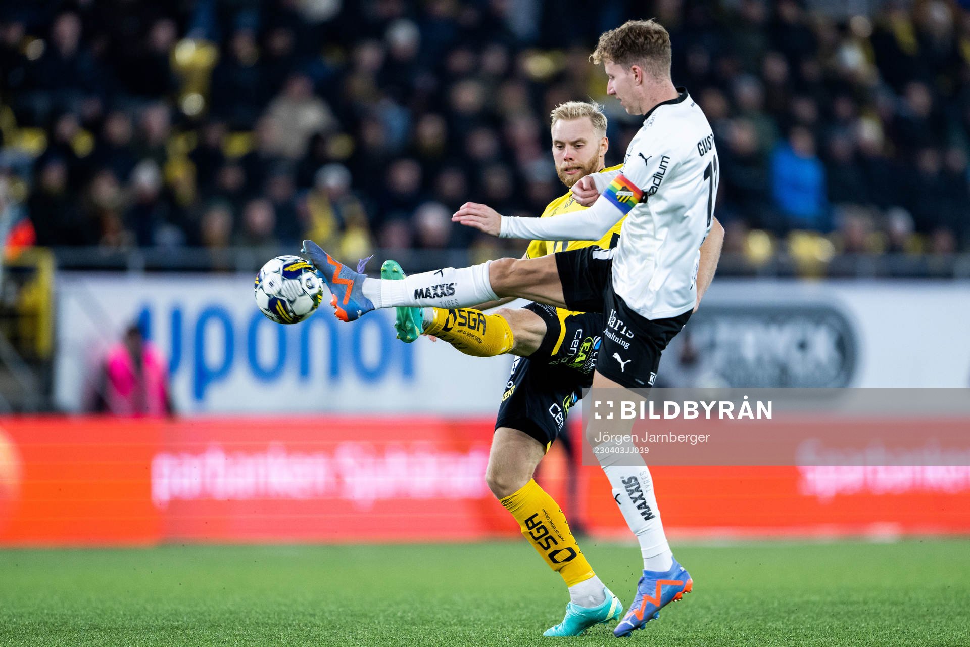 Elfsborgs Sveinn Guðjohnsen och Häckens Samuel Gustafson