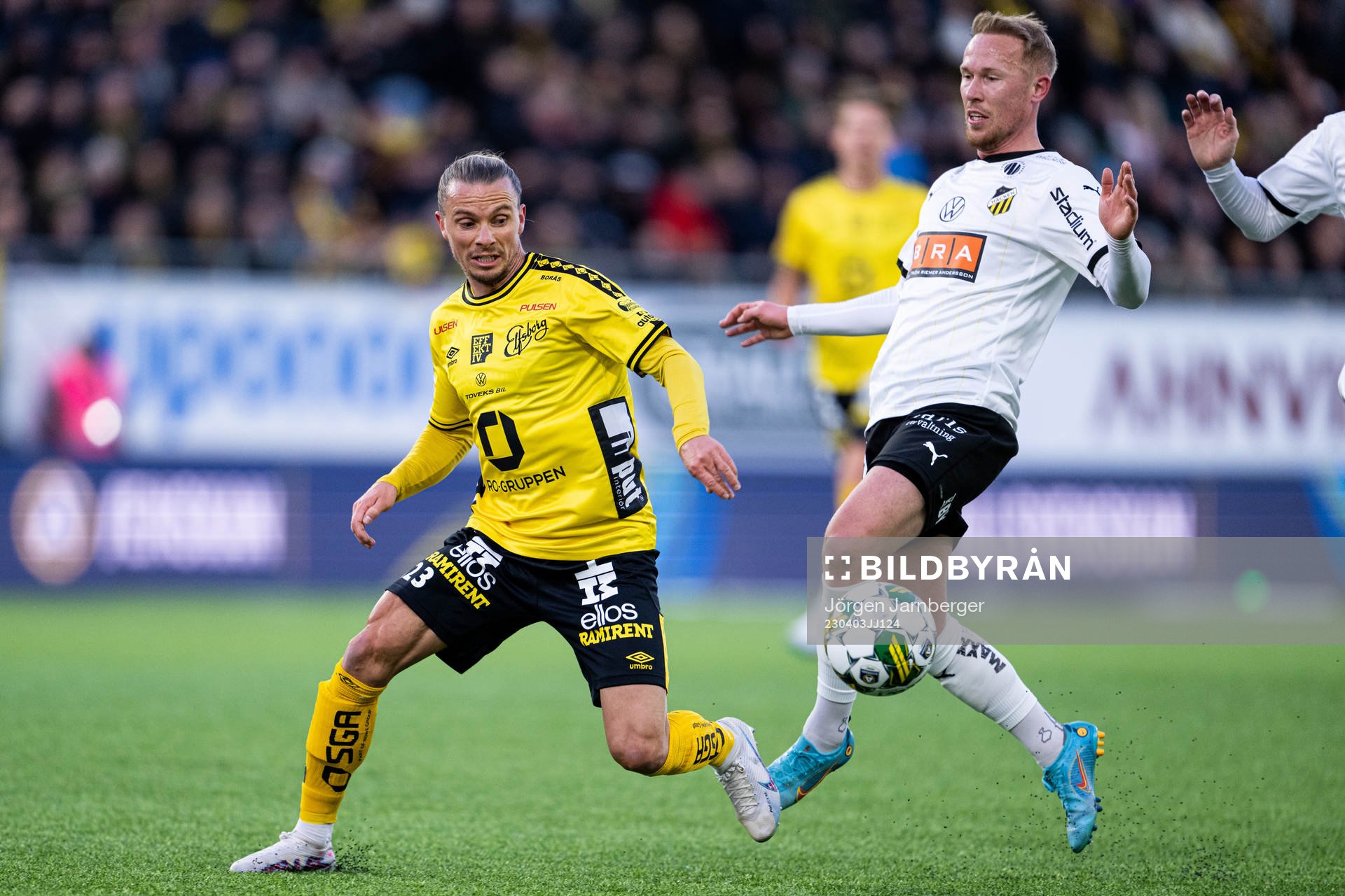 Elfsborgs Niklas Hult och Häckens Mikkel Rygaard Jensen