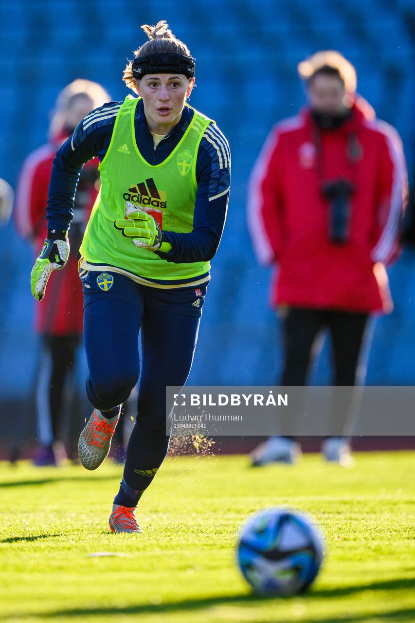 Goalkeeper Tove Enblom of the Swedish women's national football team at a training session on April 3, 2023 in Malmö. 