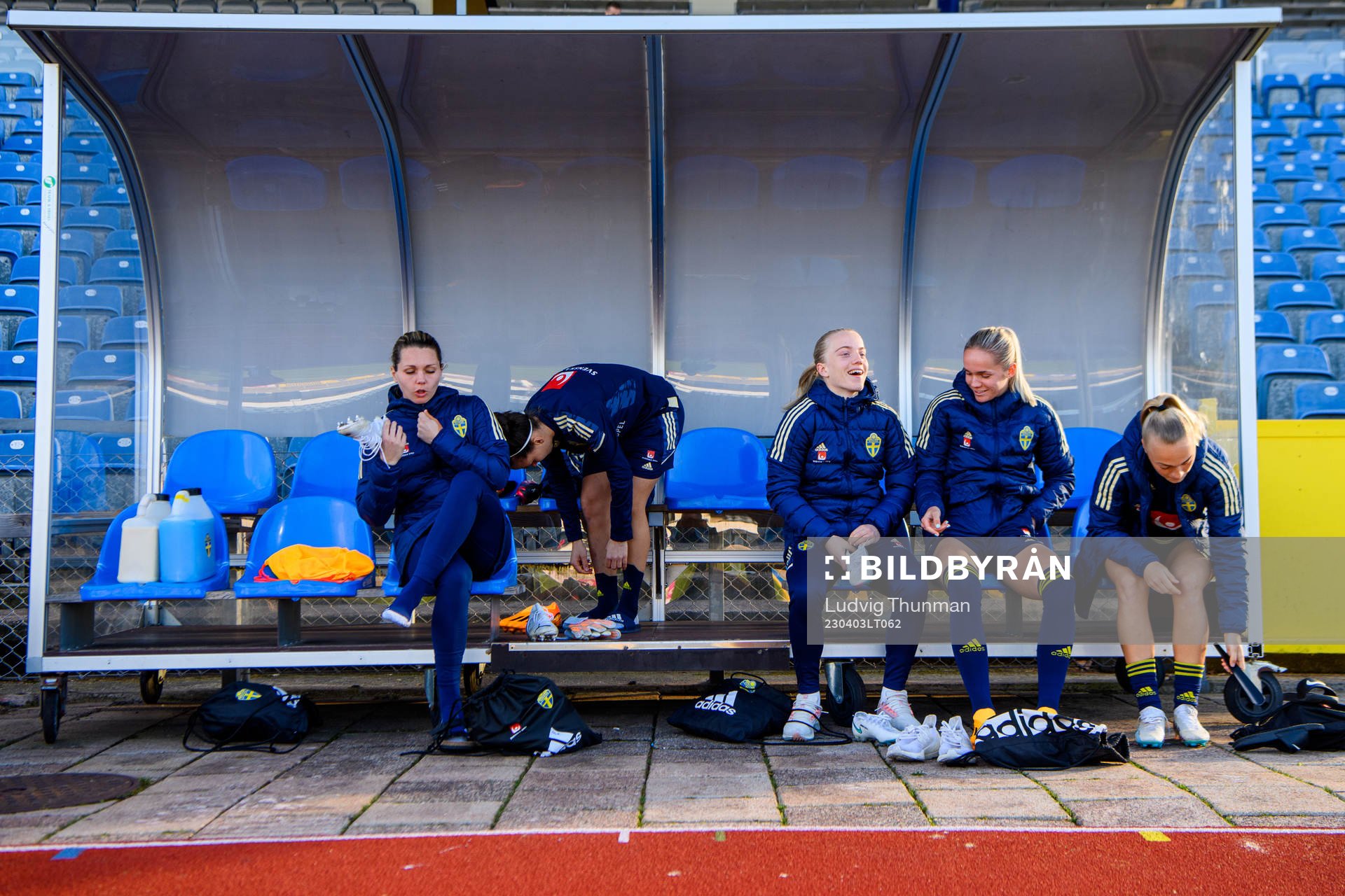 Goalkeeper Jennifer Falk, Julia Zigiotti Olme, Anna Sandberg, Hanna Lundkvist and Hanna Bennison of the Swedish women's national football team at a training session on April 3, 2023 in Malmö.