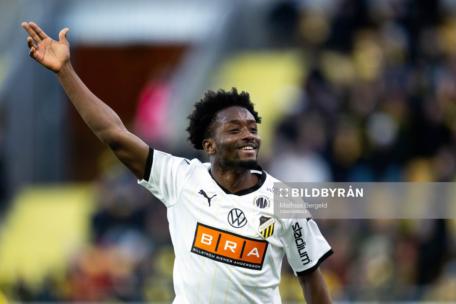 Häckens Ibrahim Sadiq jublar
