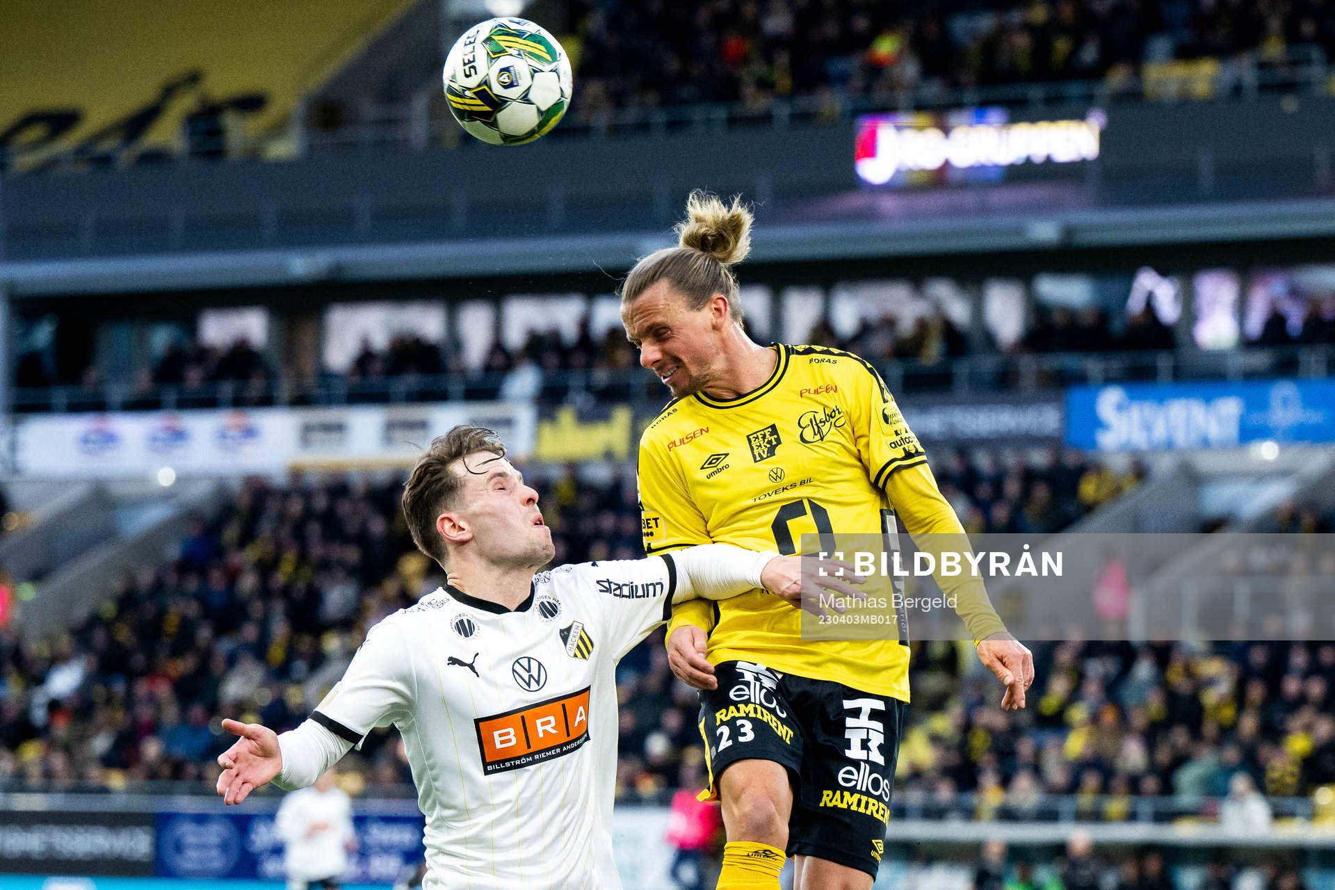 Häckens Lars Olden Larsen och Elfsborgs Niklas Hult