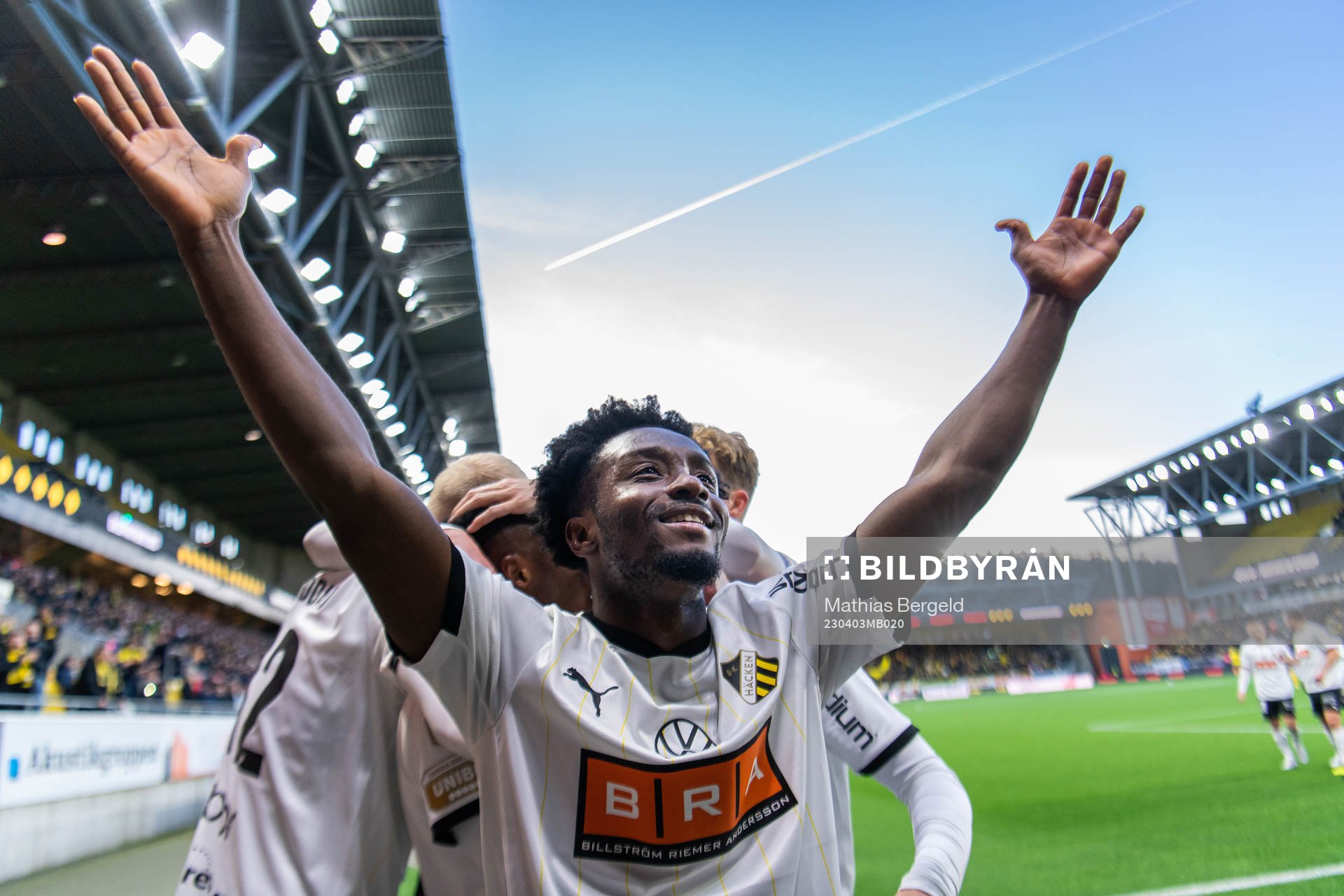 Häckens Ibrahim Sadiq jublar