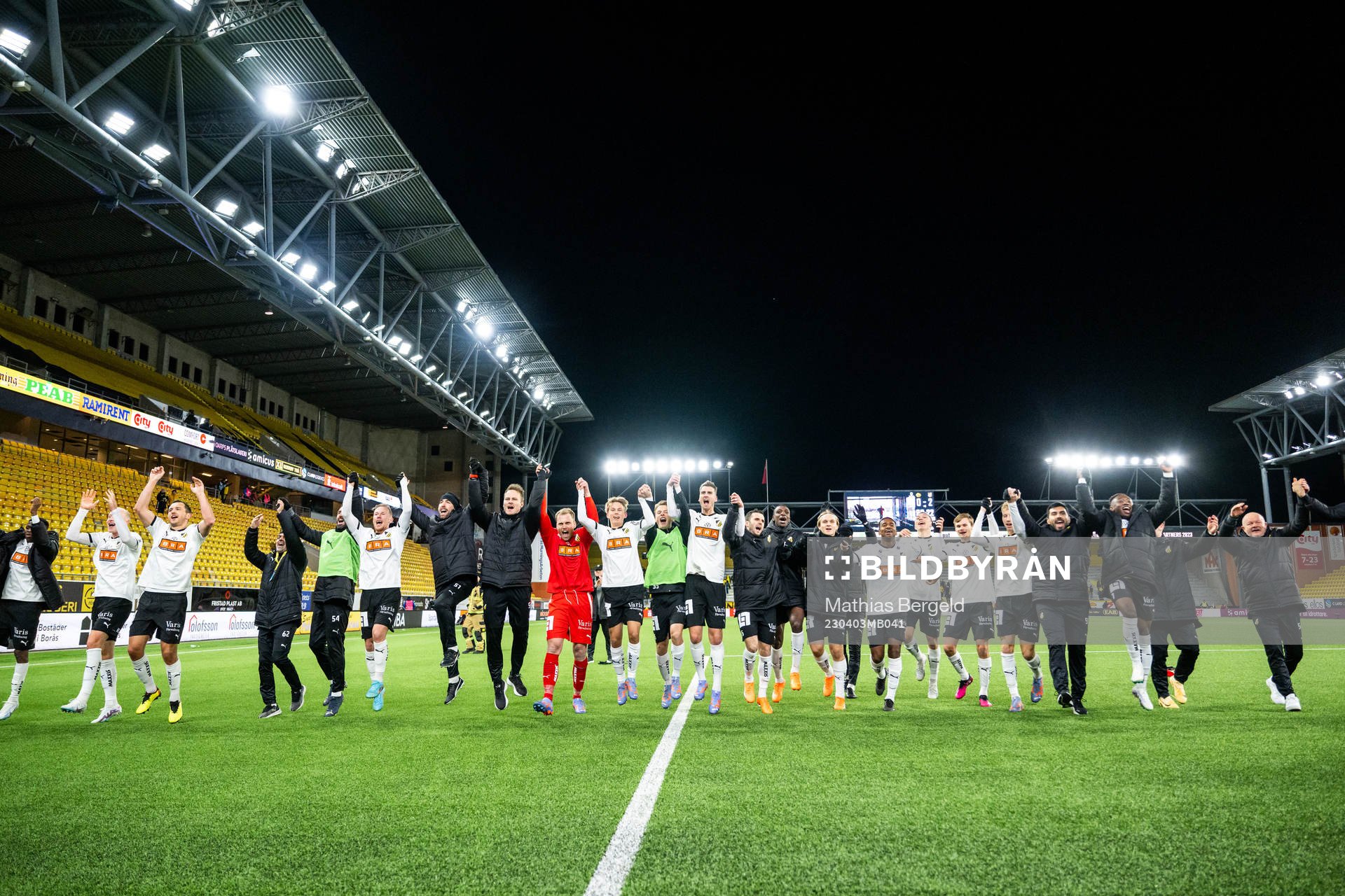 Häckens spelare jublar