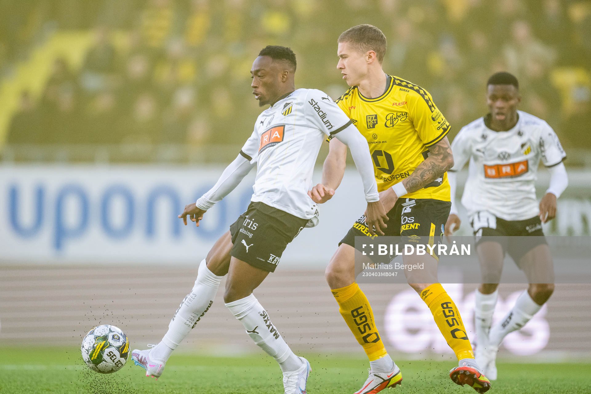 Häckens Benie Adama Traore och Elfsborgs Sebastian Holmen