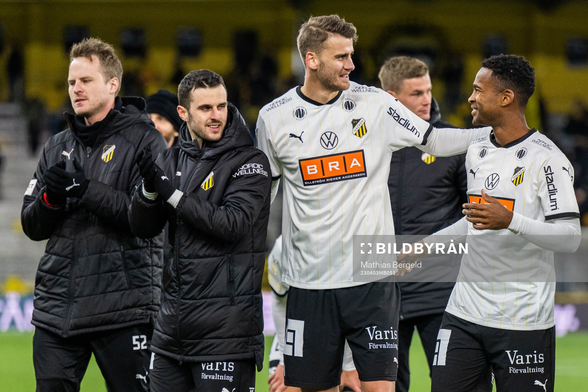 Häckens Kadir Hodzic, Johan Hammar och Ola Kamara jublar