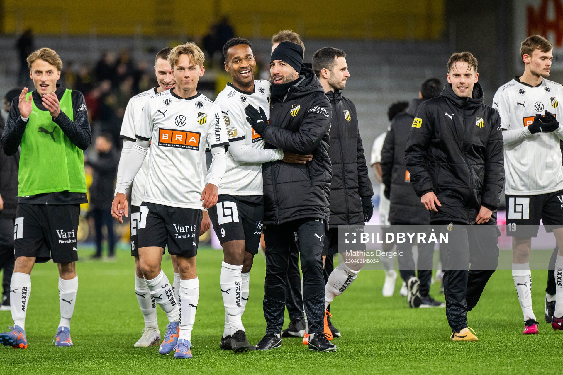 Häckens Pontus Dahbo, Ola Kamara och assisterande tränare