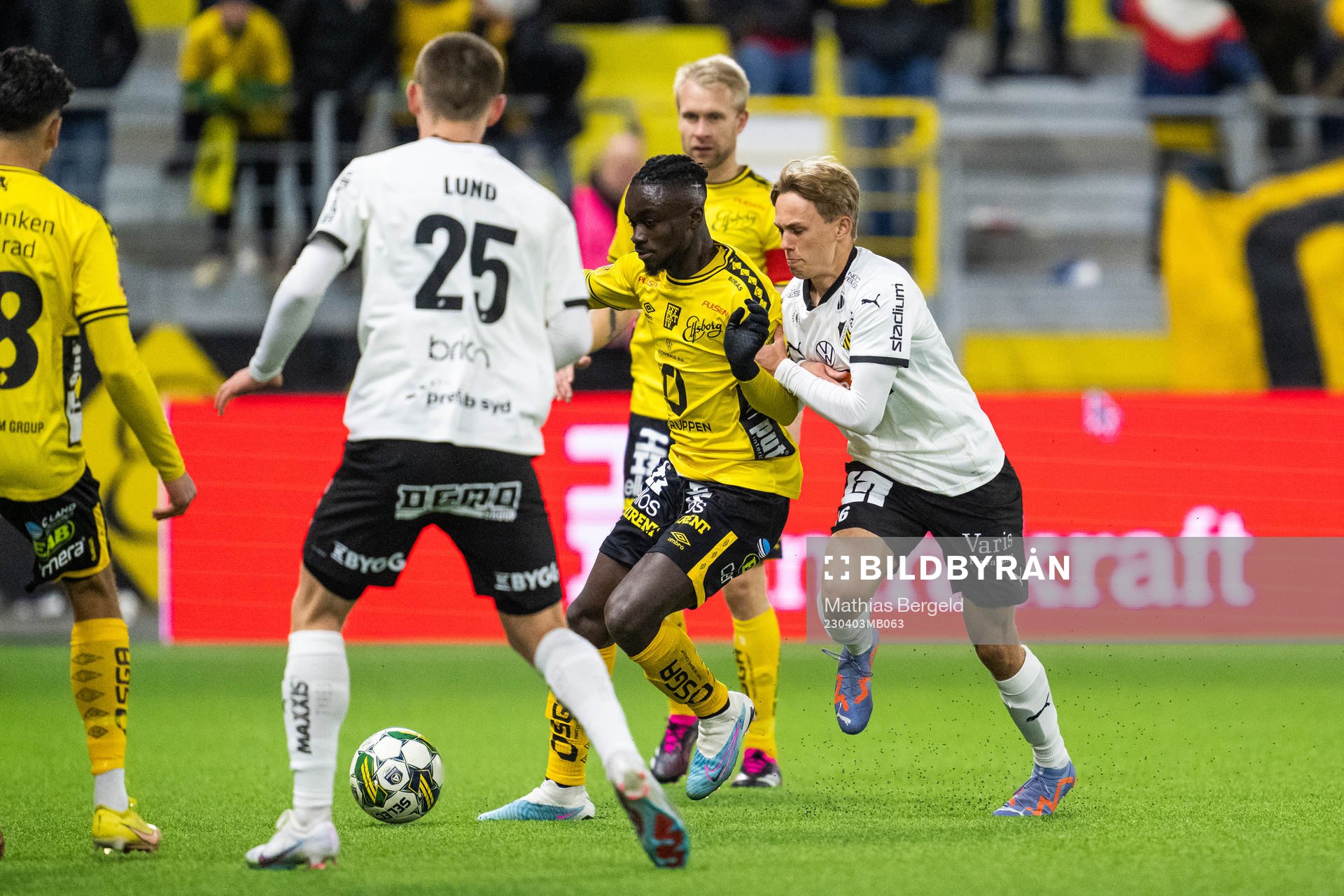 Elfsborgs Emmanuel Boateng och Häckens Pontus Dahbo