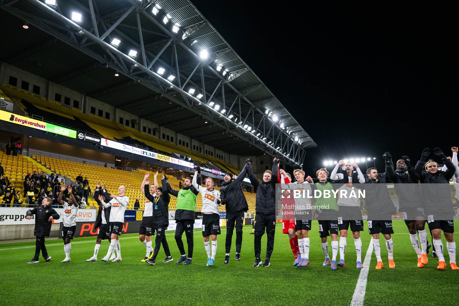 Häckens spelare jublar