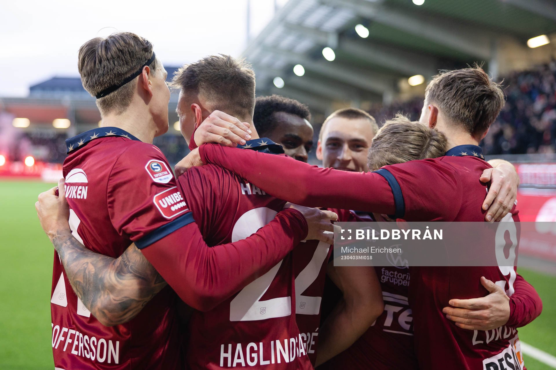 Örgrytes Marcus Haglind Sangre jublar med lagkamrater