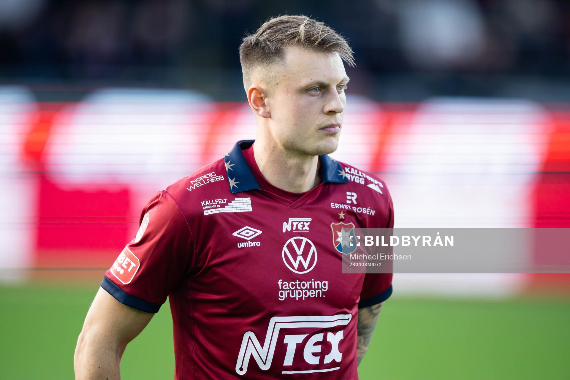 Örgrytes Marcus Haglind Sangre på line up innan fotbollsmatchen i Superettan mellan Örgryte och AFC Eskilstuna den 3 april 2023 i Göteborg.